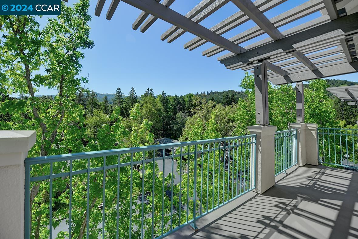 Detail Gallery Image 6 of 49 For 1860 Tice Creek Dr #1402,  Walnut Creek,  CA 94595 - 2 Beds | 2 Baths