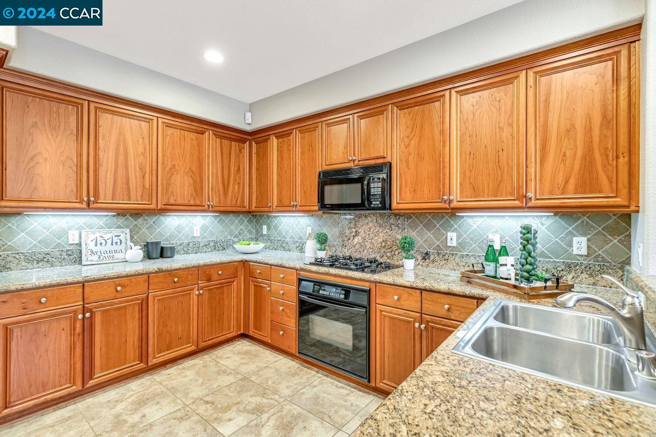 Detail Gallery Image 9 of 48 For 1513 Arianna Ln, San Ramon,  CA 94582 - 3 Beds | 2/1 Baths