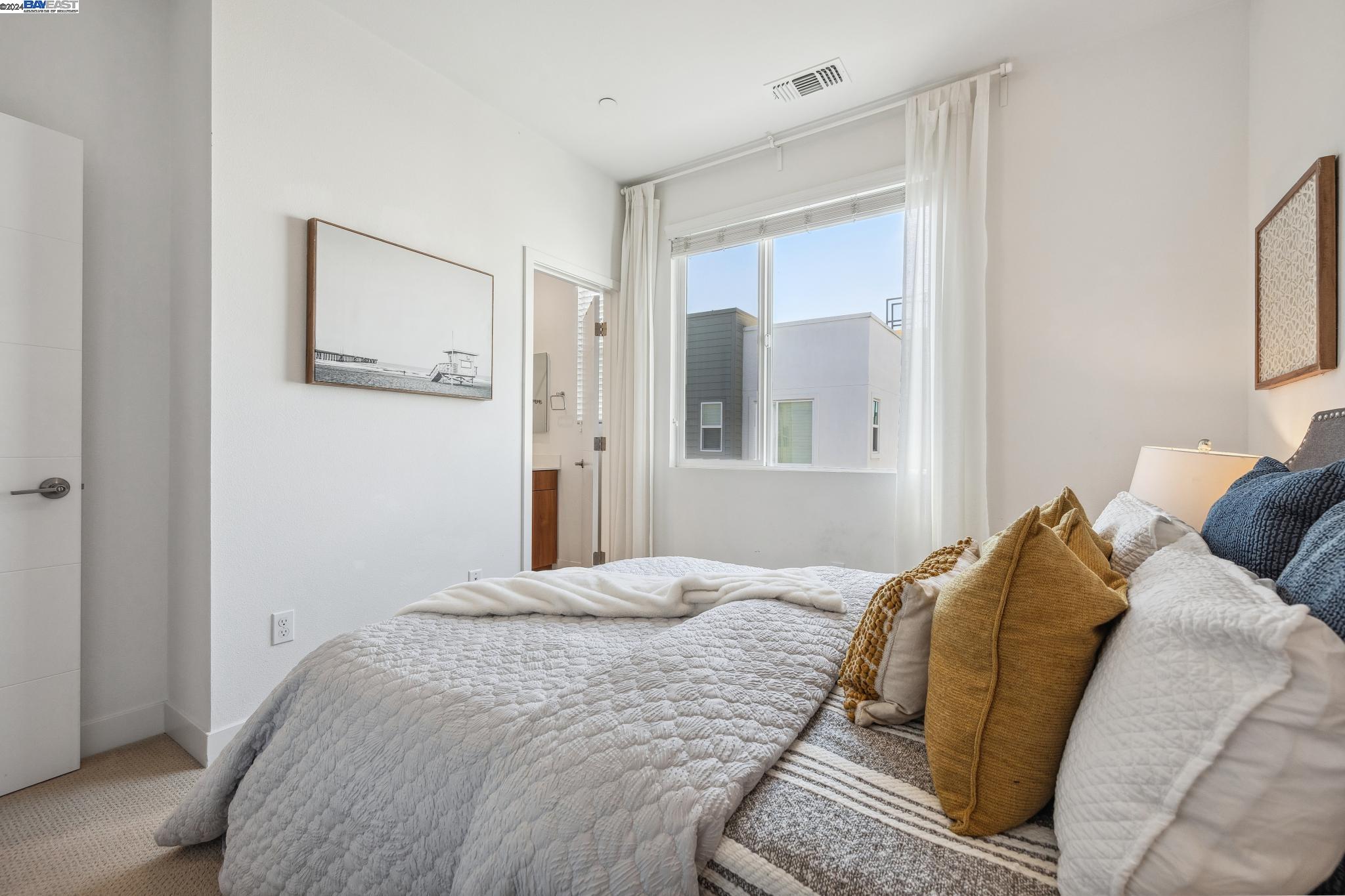Detail Gallery Image 36 of 48 For 2337 Myrtle St, Oakland,  CA 94607 - 2 Beds | 2/1 Baths