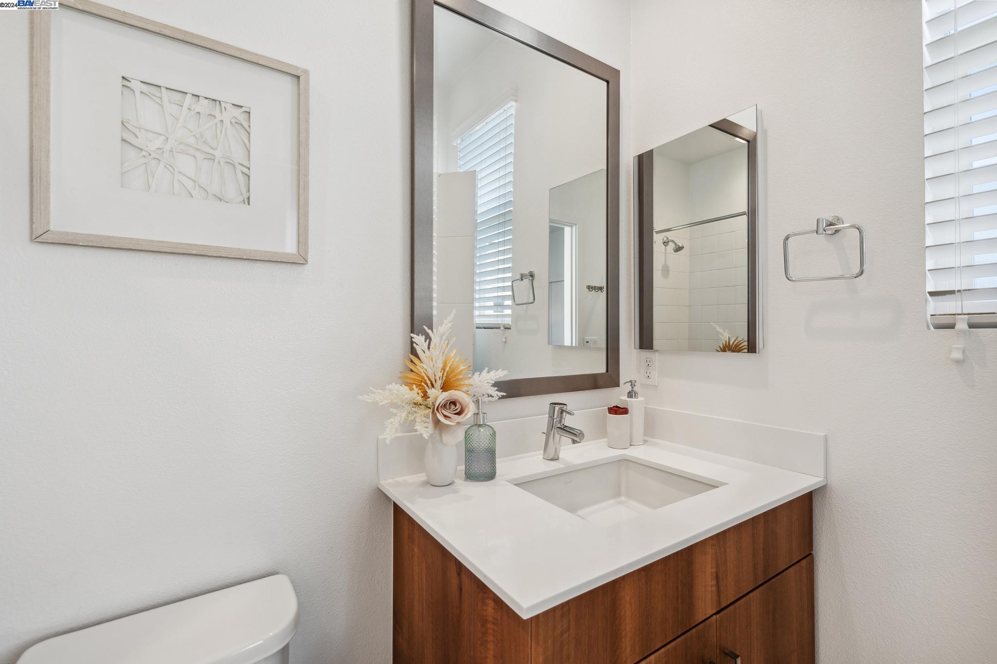 Detail Gallery Image 37 of 48 For 2337 Myrtle St, Oakland,  CA 94607 - 2 Beds | 2/1 Baths
