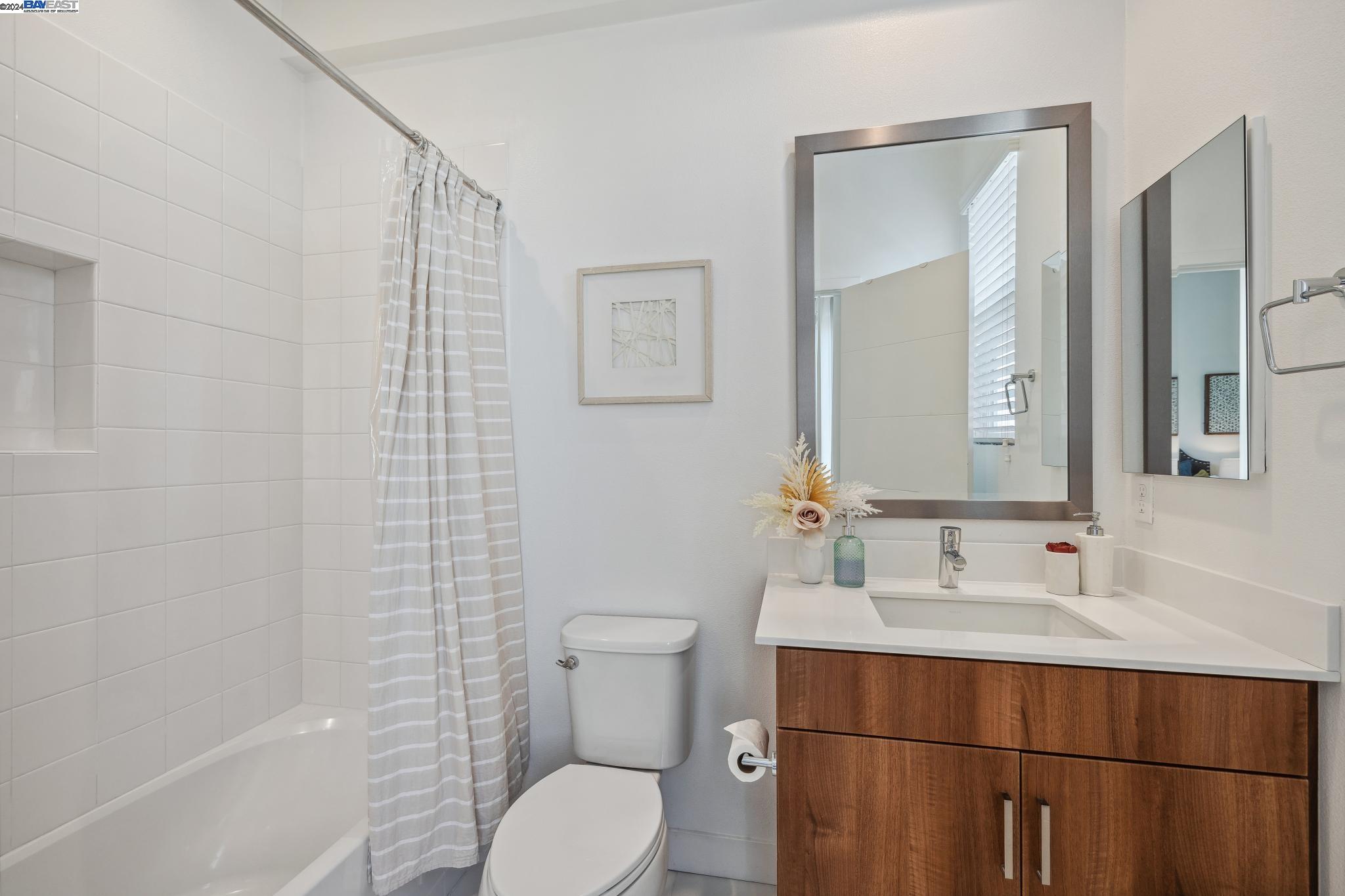 Detail Gallery Image 38 of 48 For 2337 Myrtle St, Oakland,  CA 94607 - 2 Beds | 2/1 Baths