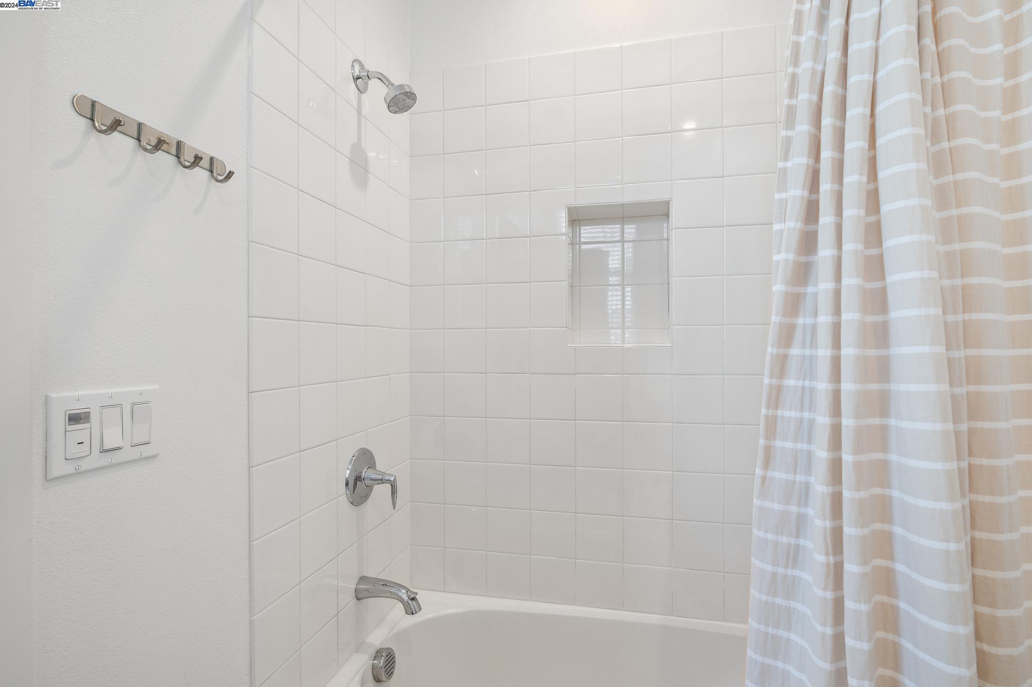 Detail Gallery Image 39 of 48 For 2337 Myrtle St, Oakland,  CA 94607 - 2 Beds | 2/1 Baths