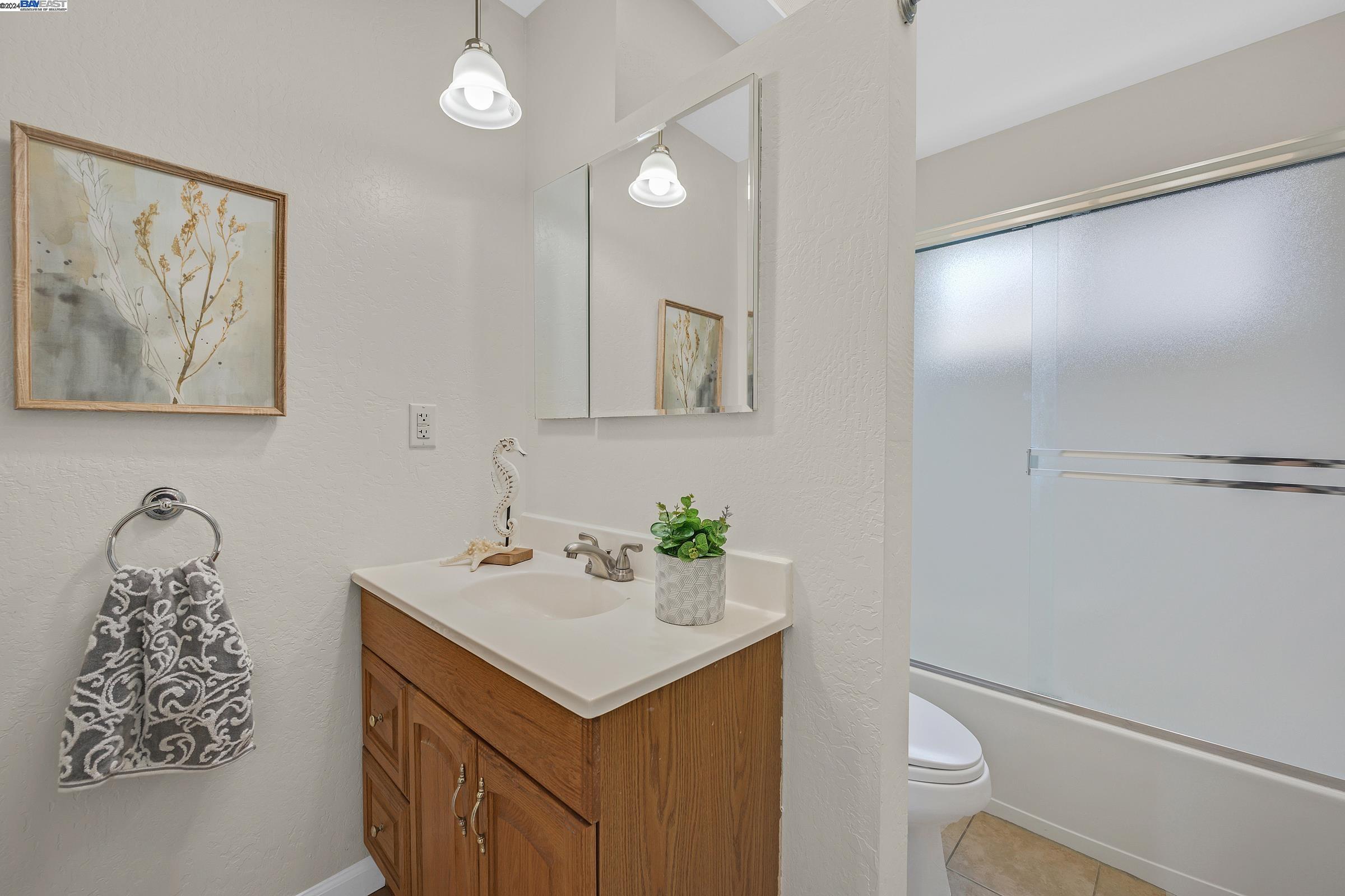 Detail Gallery Image 15 of 29 For 6251 Gibson Ct, Pleasanton,  CA 94588 - 3 Beds | 2 Baths