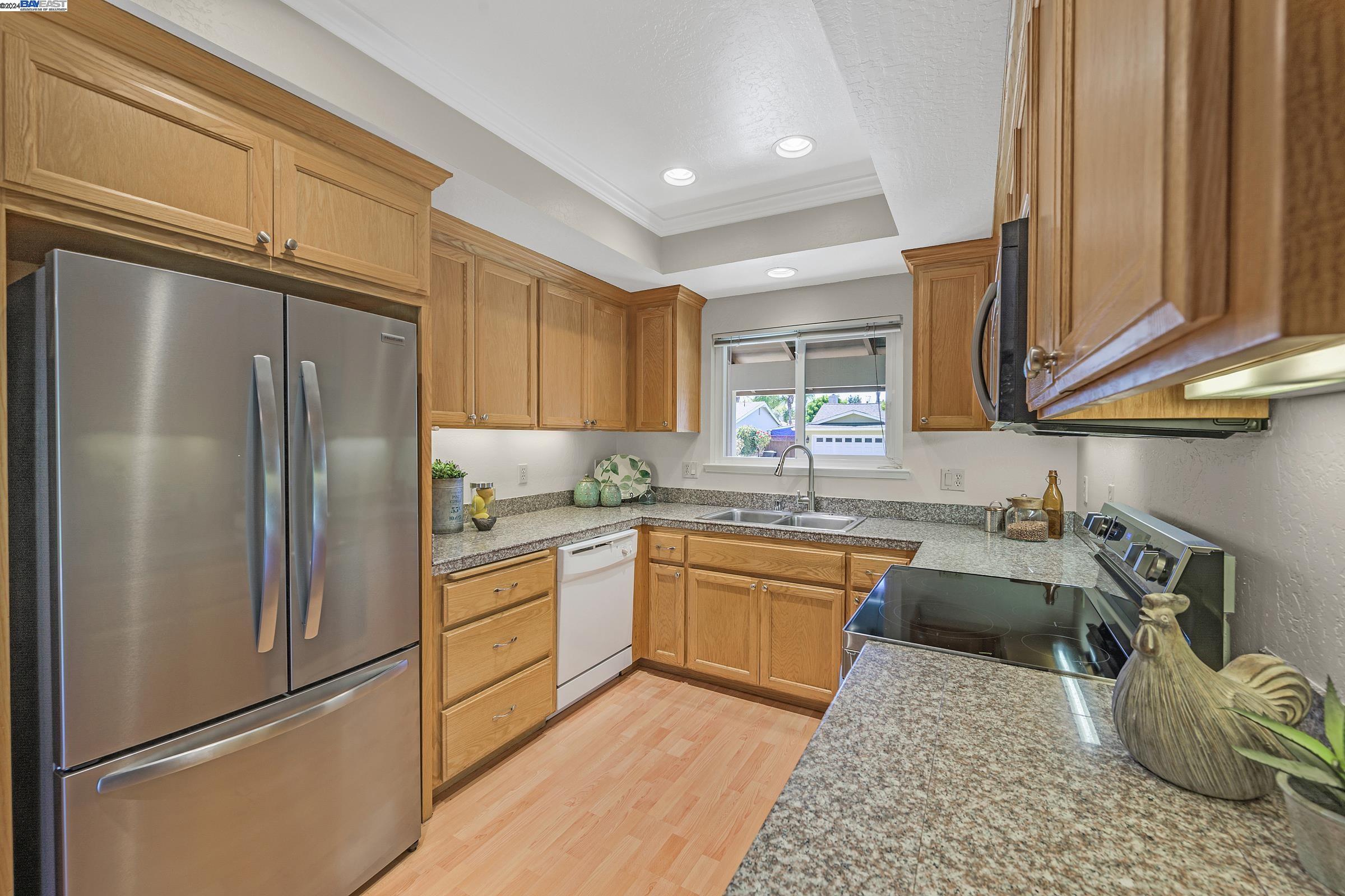 Detail Gallery Image 10 of 29 For 6251 Gibson Ct, Pleasanton,  CA 94588 - 3 Beds | 2 Baths
