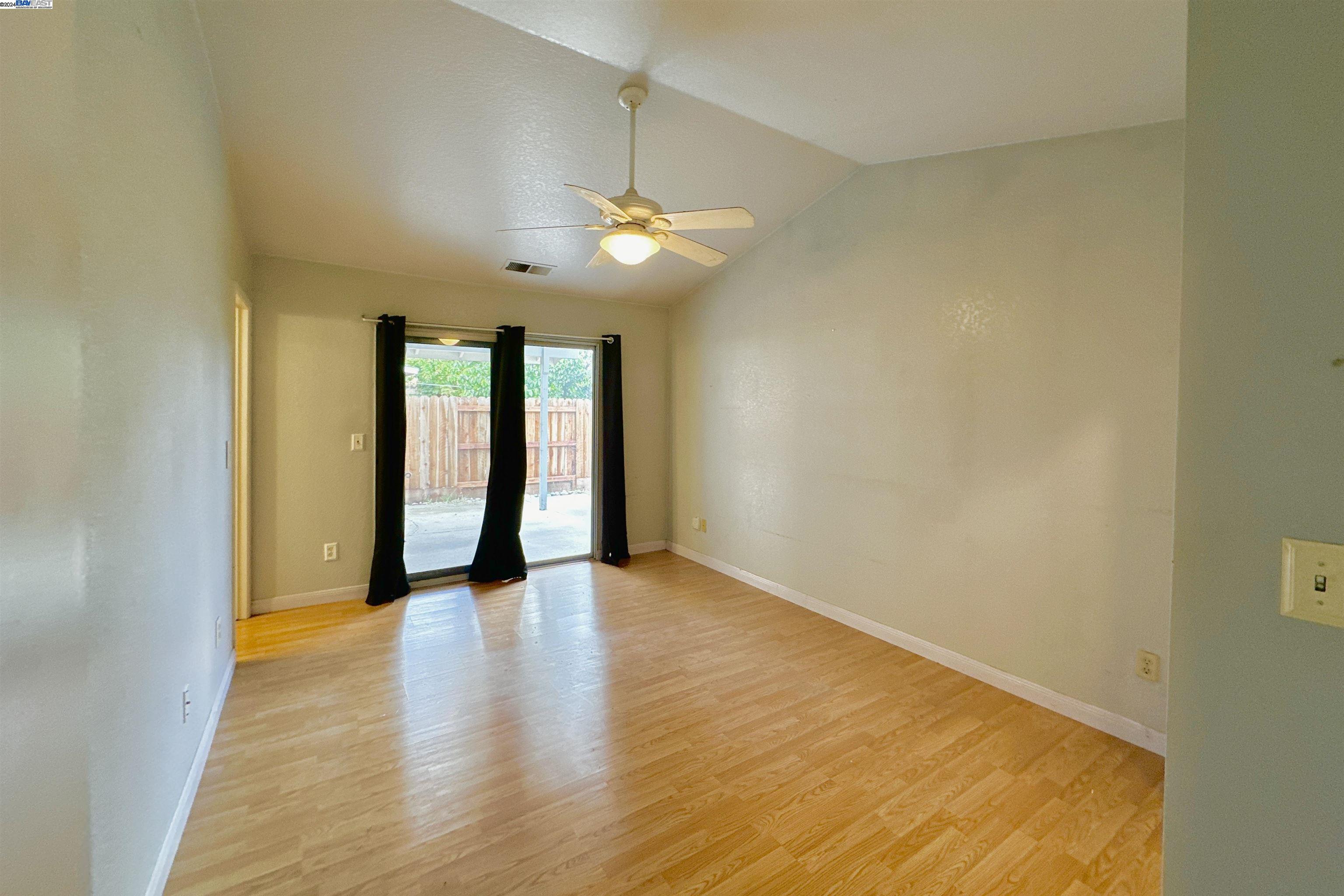 Detail Gallery Image 9 of 15 For 3353 Nicole St, Stockton,  CA 95205 - 3 Beds | 2 Baths