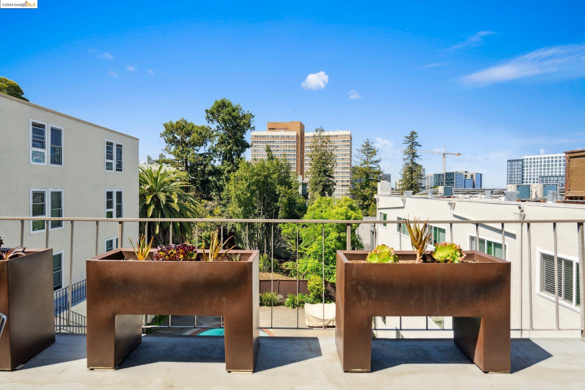 Detail Gallery Image 21 of 47 For 255 Lee St #4,  Oakland,  CA 94610 - 3 Beds | 2/1 Baths