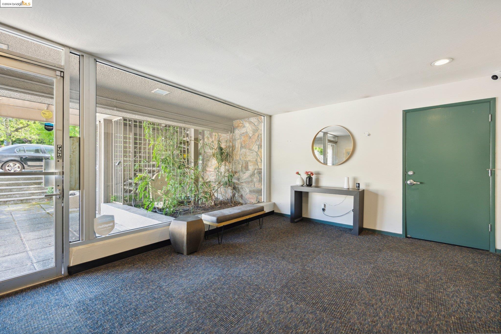 Detail Gallery Image 41 of 47 For 255 Lee St #4,  Oakland,  CA 94610 - 3 Beds | 2/1 Baths