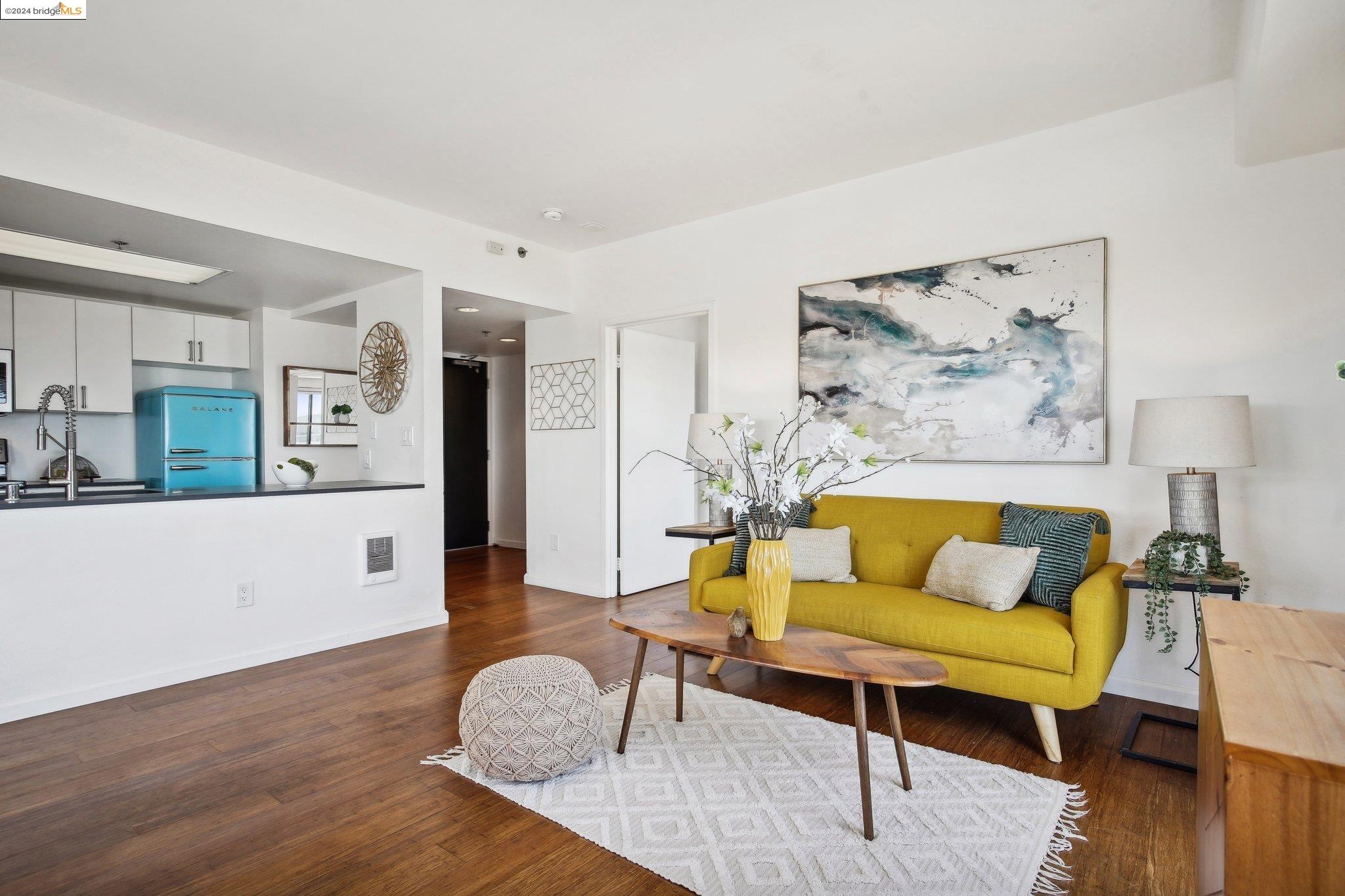 Detail Gallery Image 3 of 16 For 988 Franklin St #1010,  Oakland,  CA 94607 - 1 Beds | 1 Baths