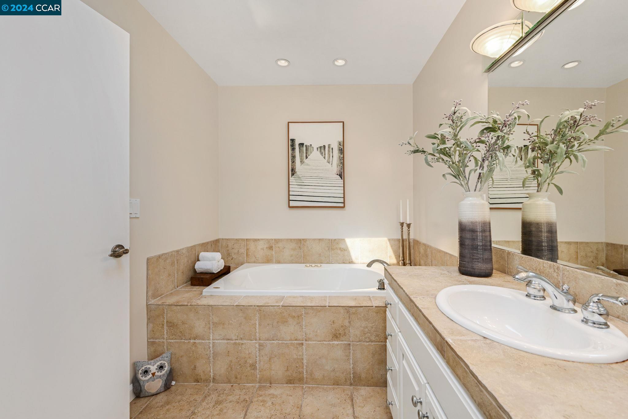 Detail Gallery Image 17 of 31 For 515 Ridgeview Ct, Pleasant Hill,  CA 94523 - 3 Beds | 2 Baths