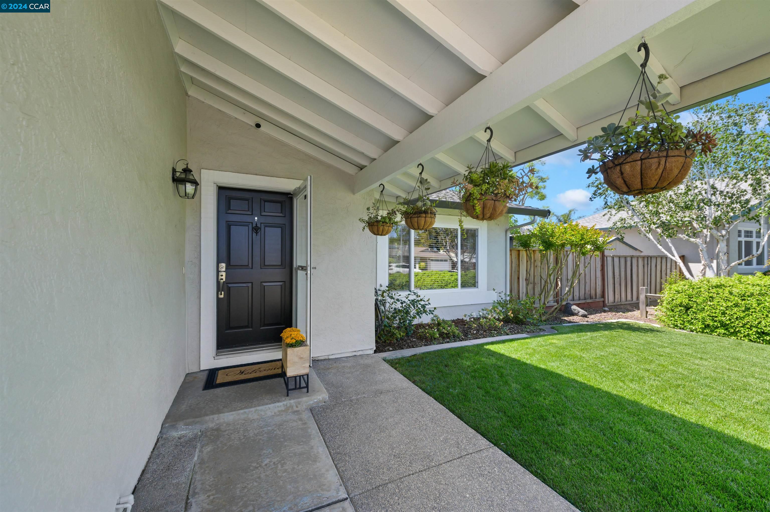 Detail Gallery Image 4 of 51 For 5369 Desiree Ave, Livermore,  CA 94550 - 3 Beds | 2 Baths