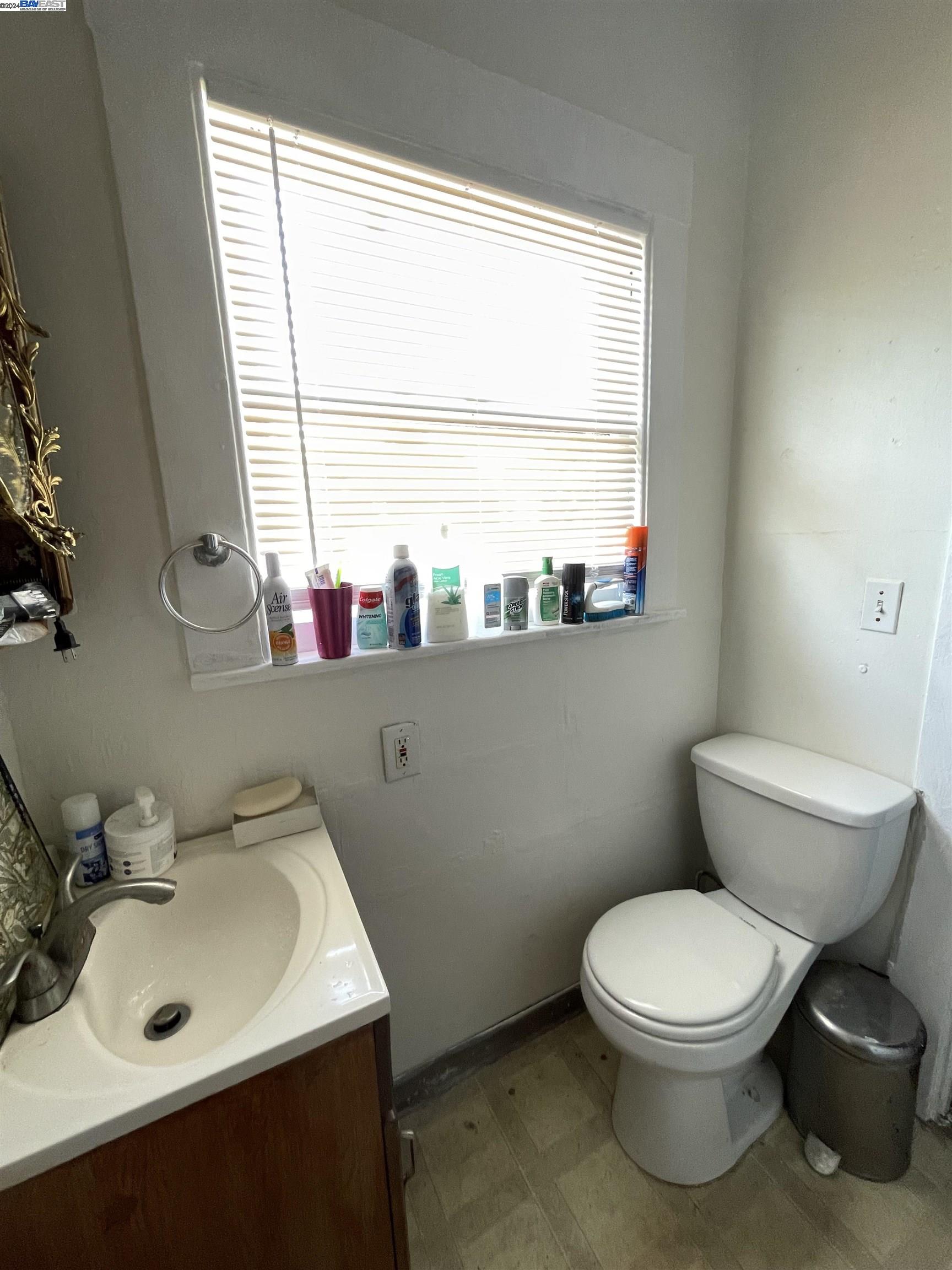 Detail Gallery Image 16 of 31 For 528 E Merle Ct, San Leandro,  CA 94577 - – Beds | – Baths