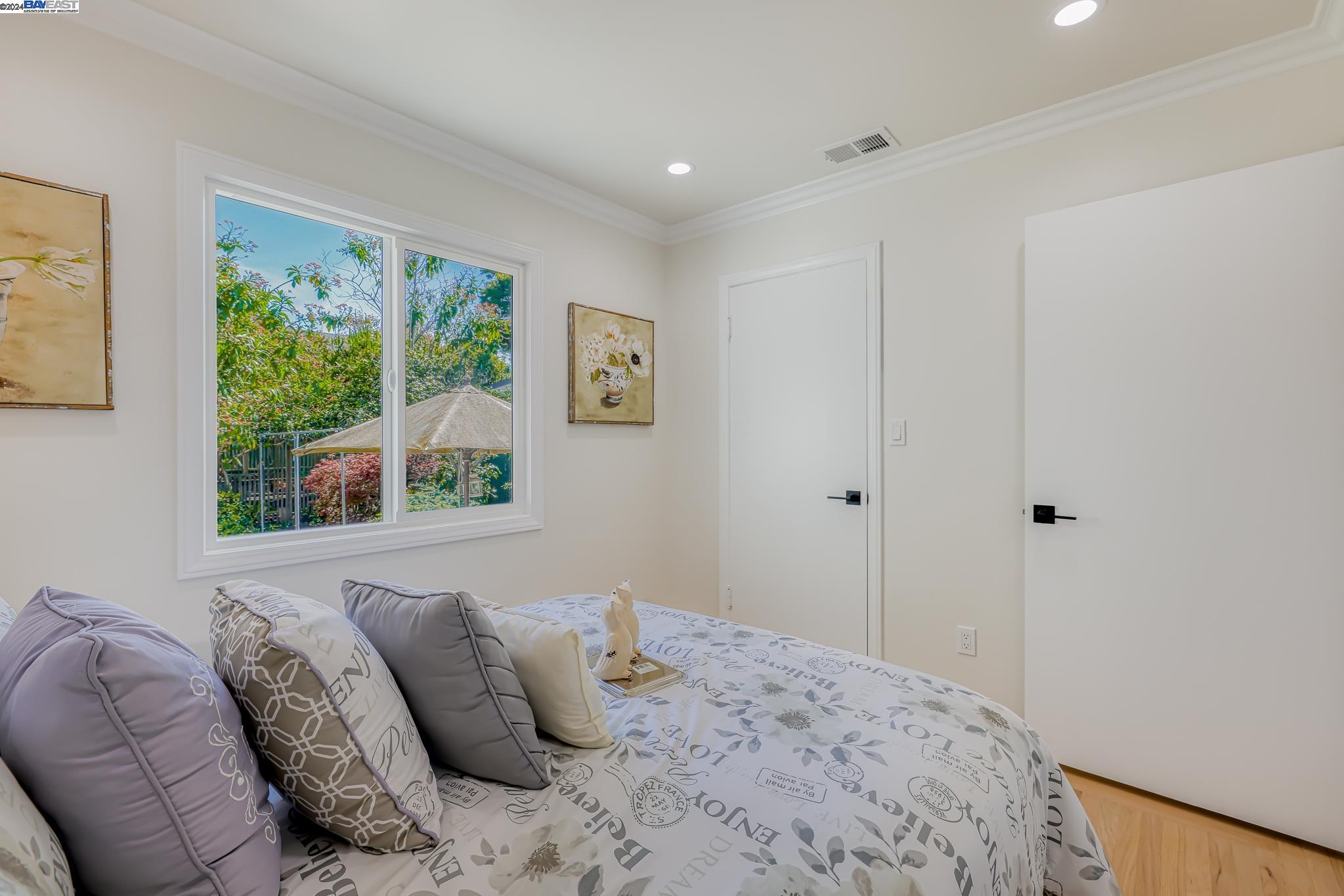 Detail Gallery Image 25 of 46 For 10 N Humboldt St, San Mateo,  CA 94401 - 3 Beds | 2/1 Baths