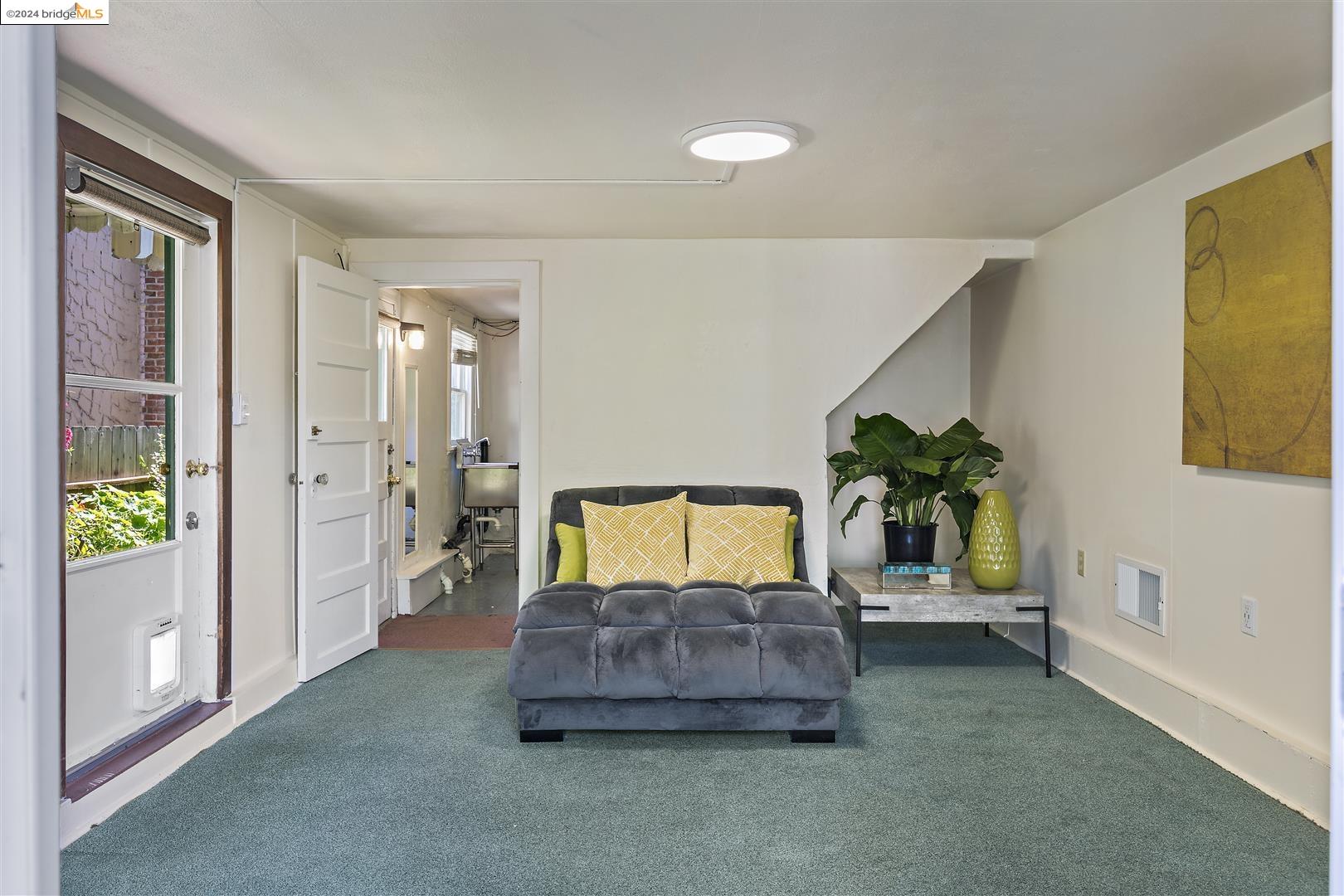 Detail Gallery Image 23 of 51 For 917 Cerrito St, Albany,  CA 94706 - 3 Beds | 1/1 Baths