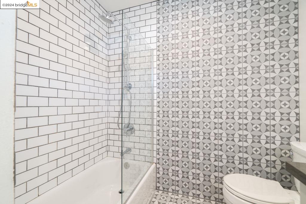 Detail Gallery Image 28 of 41 For 7627 Hansom Dr, Oakland,  CA 94605 - 4 Beds | 2/1 Baths