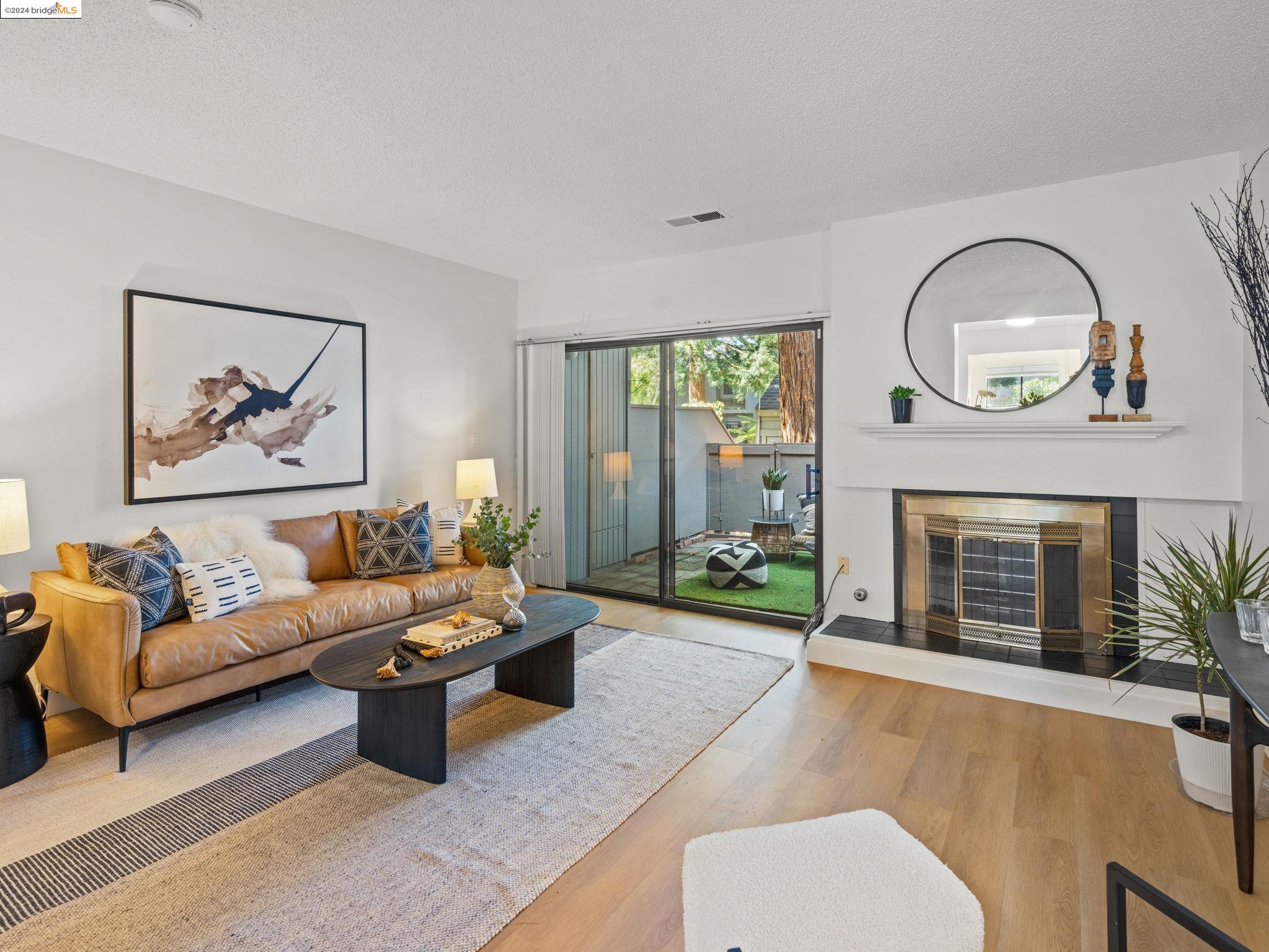 Detail Gallery Image 1 of 28 For 18013 Sahara Rd, Hayward,  CA 94541 - 2 Beds | 2/1 Baths