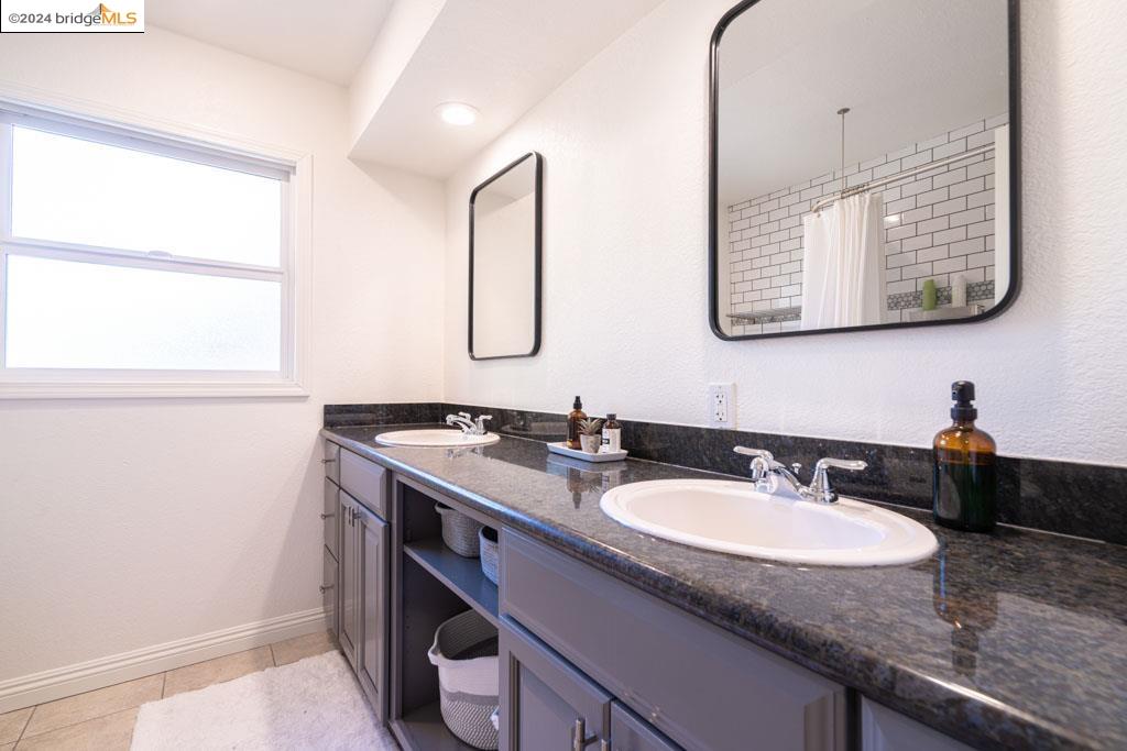 Detail Gallery Image 26 of 41 For 10861 Ettrick St, Oakland,  CA 94605 - 4 Beds | 2/1 Baths