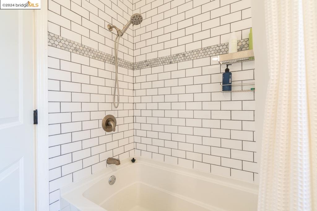 Detail Gallery Image 27 of 41 For 10861 Ettrick St, Oakland,  CA 94605 - 4 Beds | 2/1 Baths