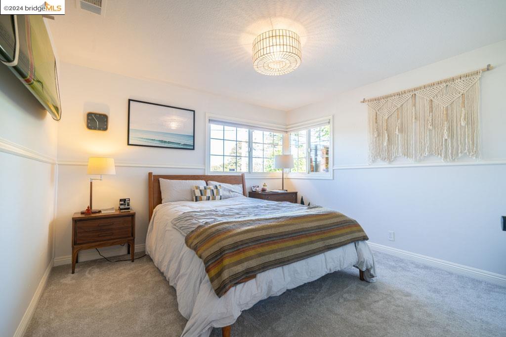 Detail Gallery Image 28 of 41 For 10861 Ettrick St, Oakland,  CA 94605 - 4 Beds | 2/1 Baths