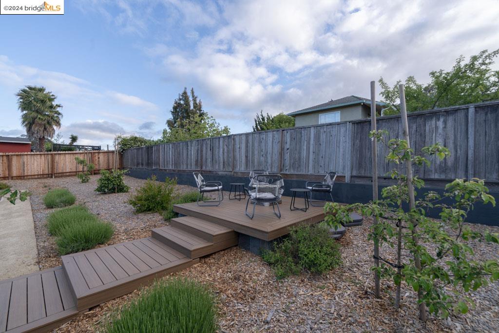 Detail Gallery Image 33 of 41 For 10861 Ettrick St, Oakland,  CA 94605 - 4 Beds | 2/1 Baths