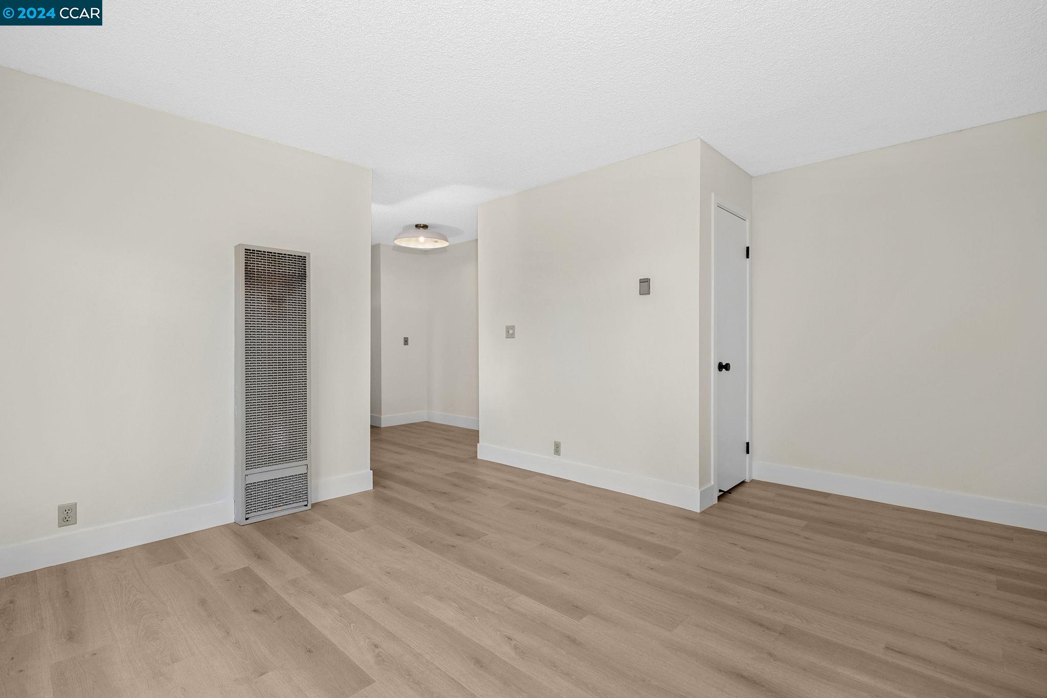 Detail Gallery Image 10 of 22 For 1133 Meadow Ln #62,  Concord,  CA 94520 - 1 Beds | 1 Baths