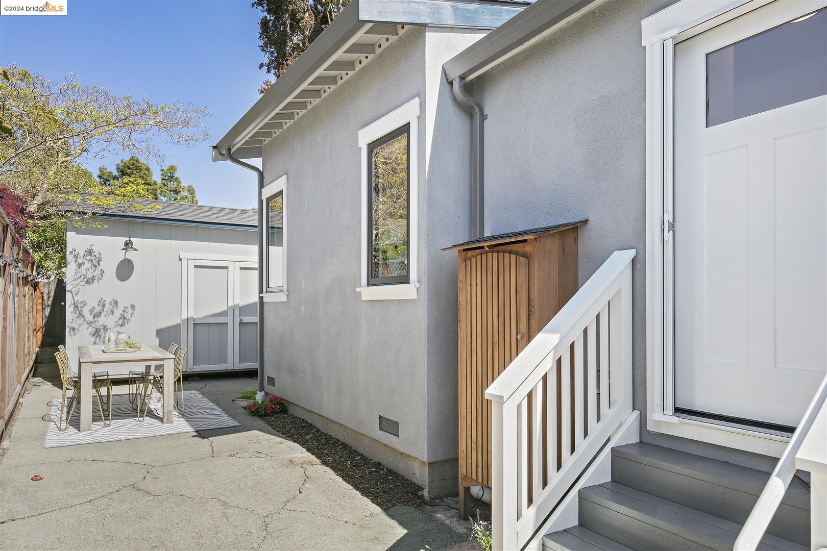 Detail Gallery Image 28 of 45 For 1029 Evelyn Ave, Albany,  CA 94706 - 3 Beds | 2 Baths
