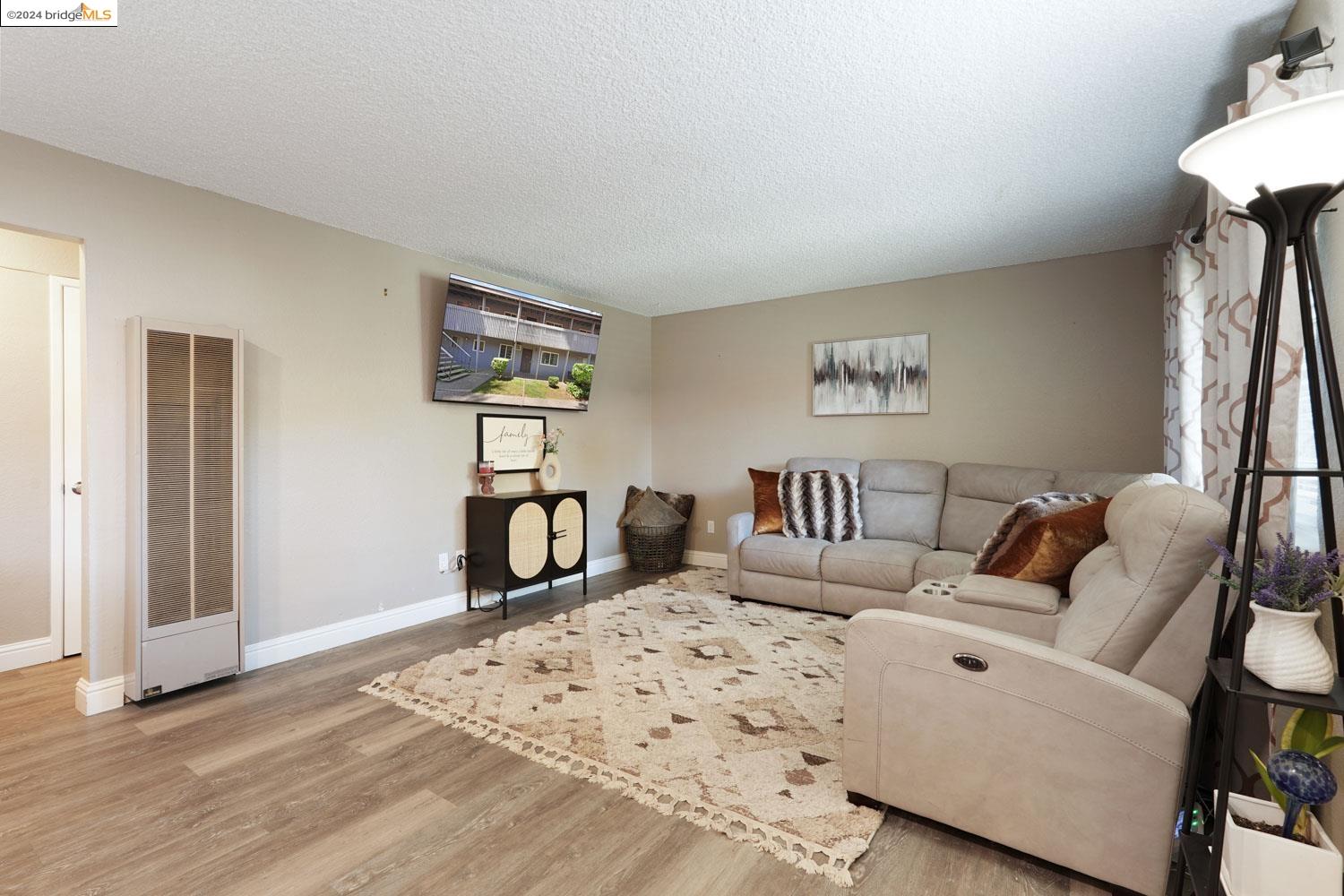 Detail Gallery Image 4 of 26 For 1707 W Swain Rd #6,  Stockton,  CA 95207 - 2 Beds | 1 Baths