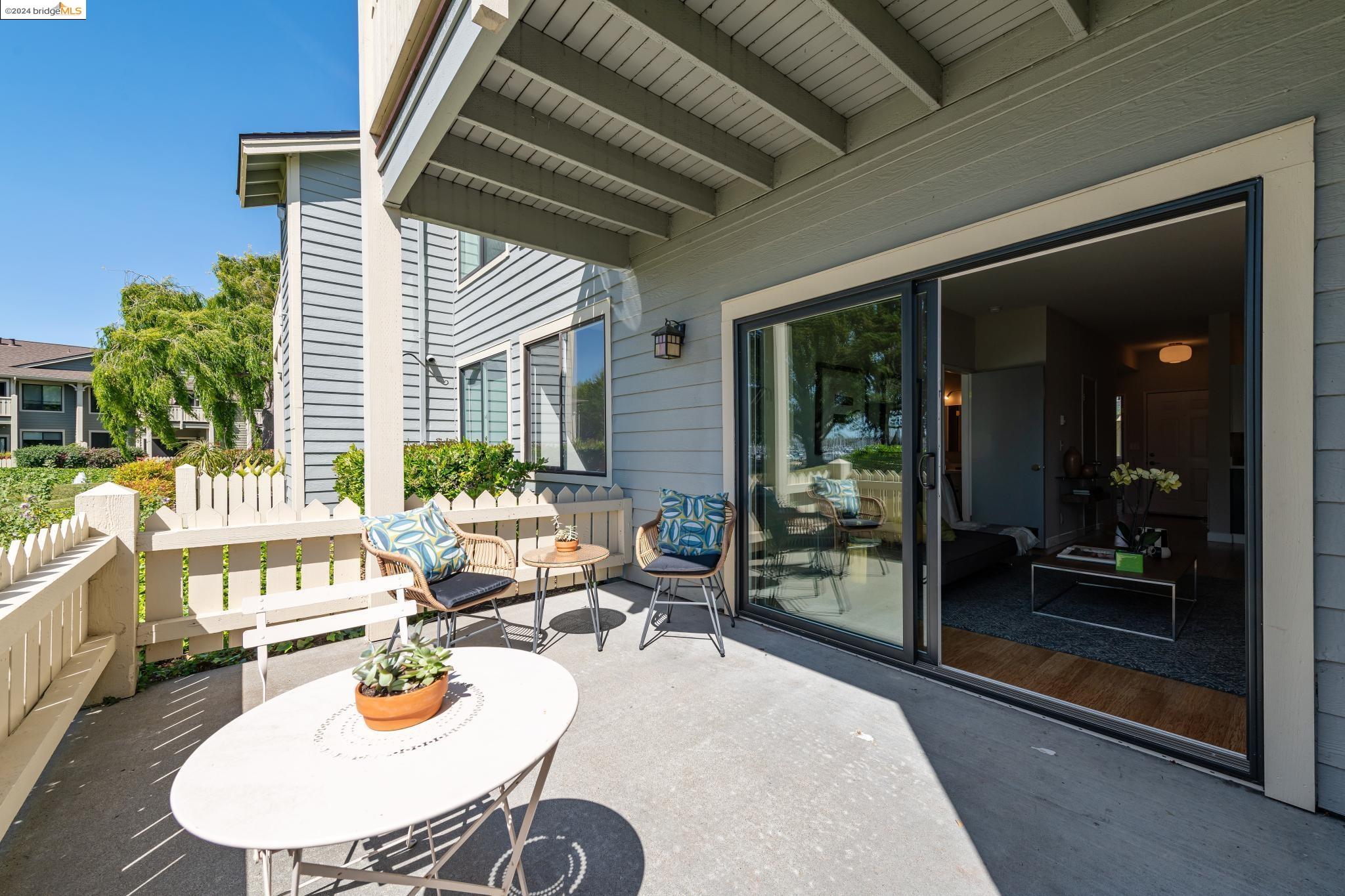 Detail Gallery Image 28 of 39 For 165 Lakeshore Ct, Richmond,  CA 94804 - 2 Beds | 2 Baths