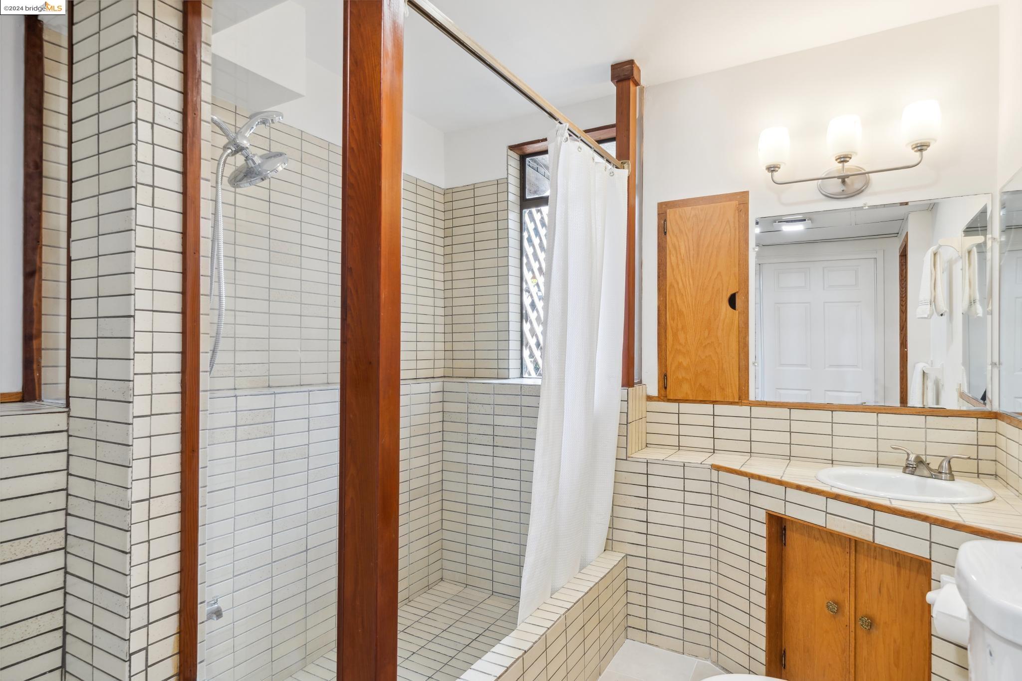 Detail Gallery Image 24 of 26 For 258 Yale Ave, Kensington,  CA 94708 - 3 Beds | 3/1 Baths