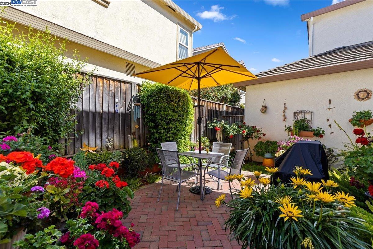 Detail Gallery Image 2 of 38 For 2669 Maria St, Pleasanton,  CA 94588 - 4 Beds | 2/1 Baths