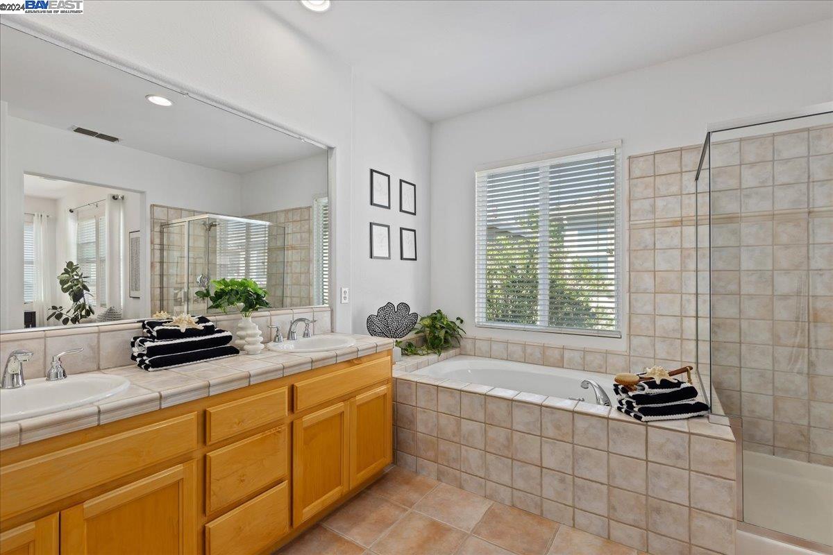 Detail Gallery Image 24 of 38 For 2669 Maria St, Pleasanton,  CA 94588 - 4 Beds | 2/1 Baths