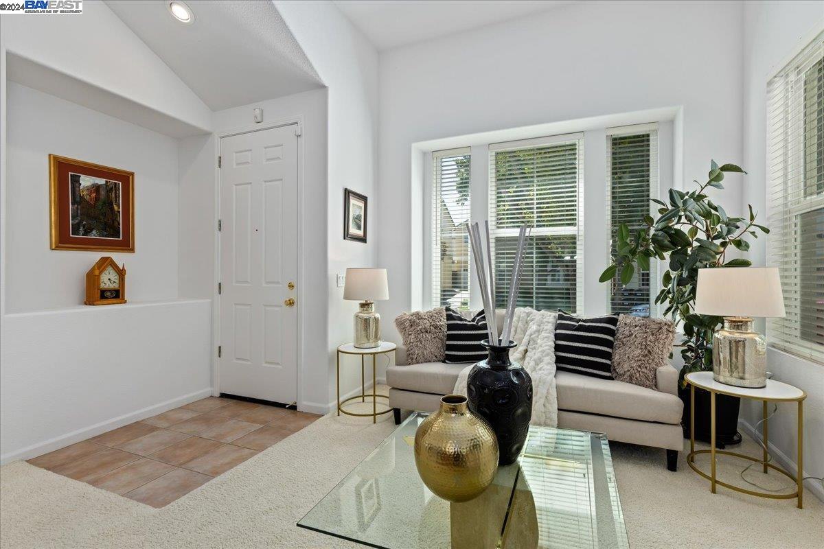 Detail Gallery Image 9 of 38 For 2669 Maria St, Pleasanton,  CA 94588 - 4 Beds | 2/1 Baths