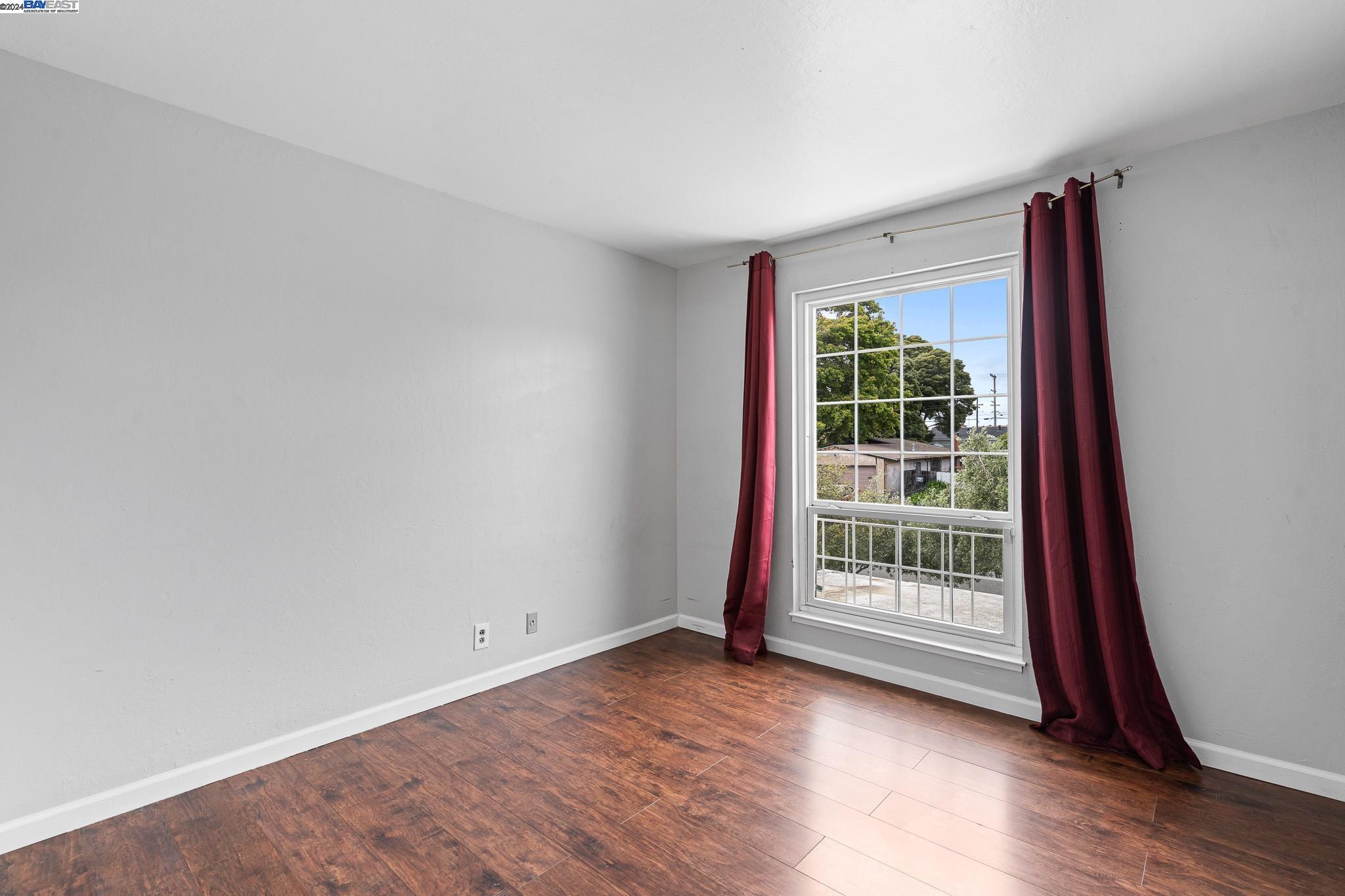 Detail Gallery Image 18 of 31 For 4614 Taft Ave, Richmond,  CA 94804 - 4 Beds | 2 Baths