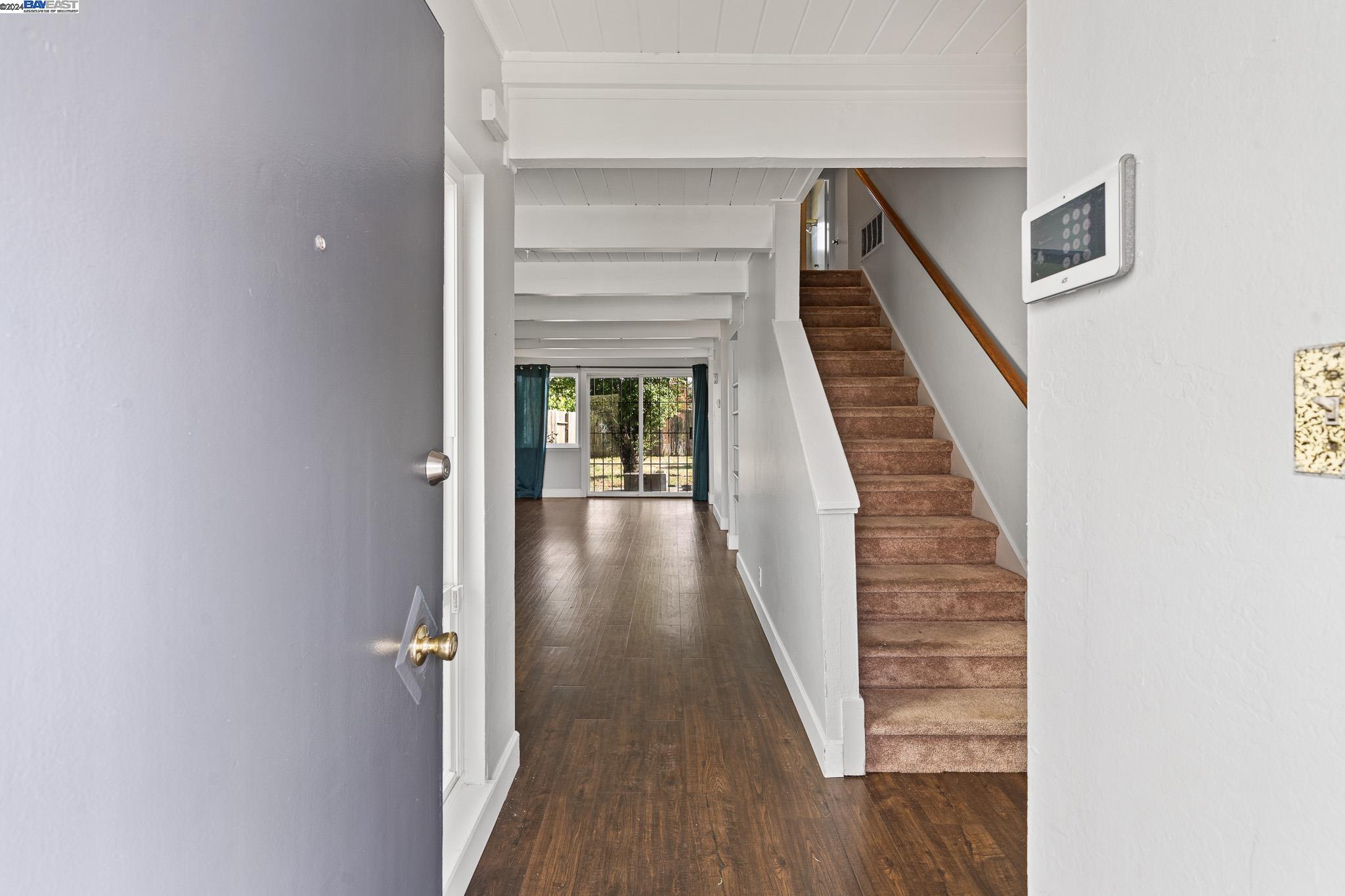 Detail Gallery Image 3 of 31 For 4614 Taft Ave, Richmond,  CA 94804 - 4 Beds | 2 Baths
