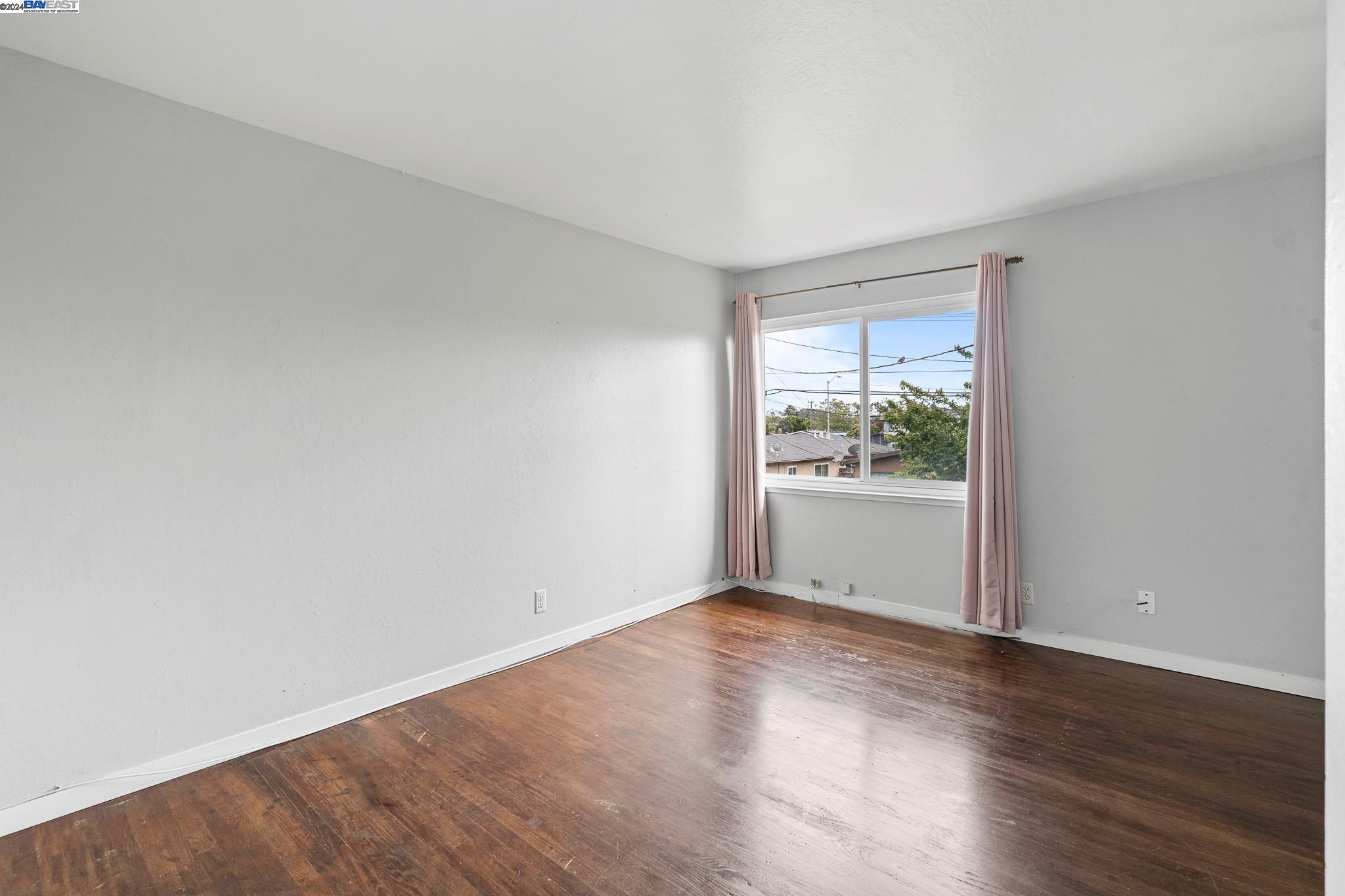 Detail Gallery Image 22 of 31 For 4614 Taft Ave, Richmond,  CA 94804 - 4 Beds | 2 Baths