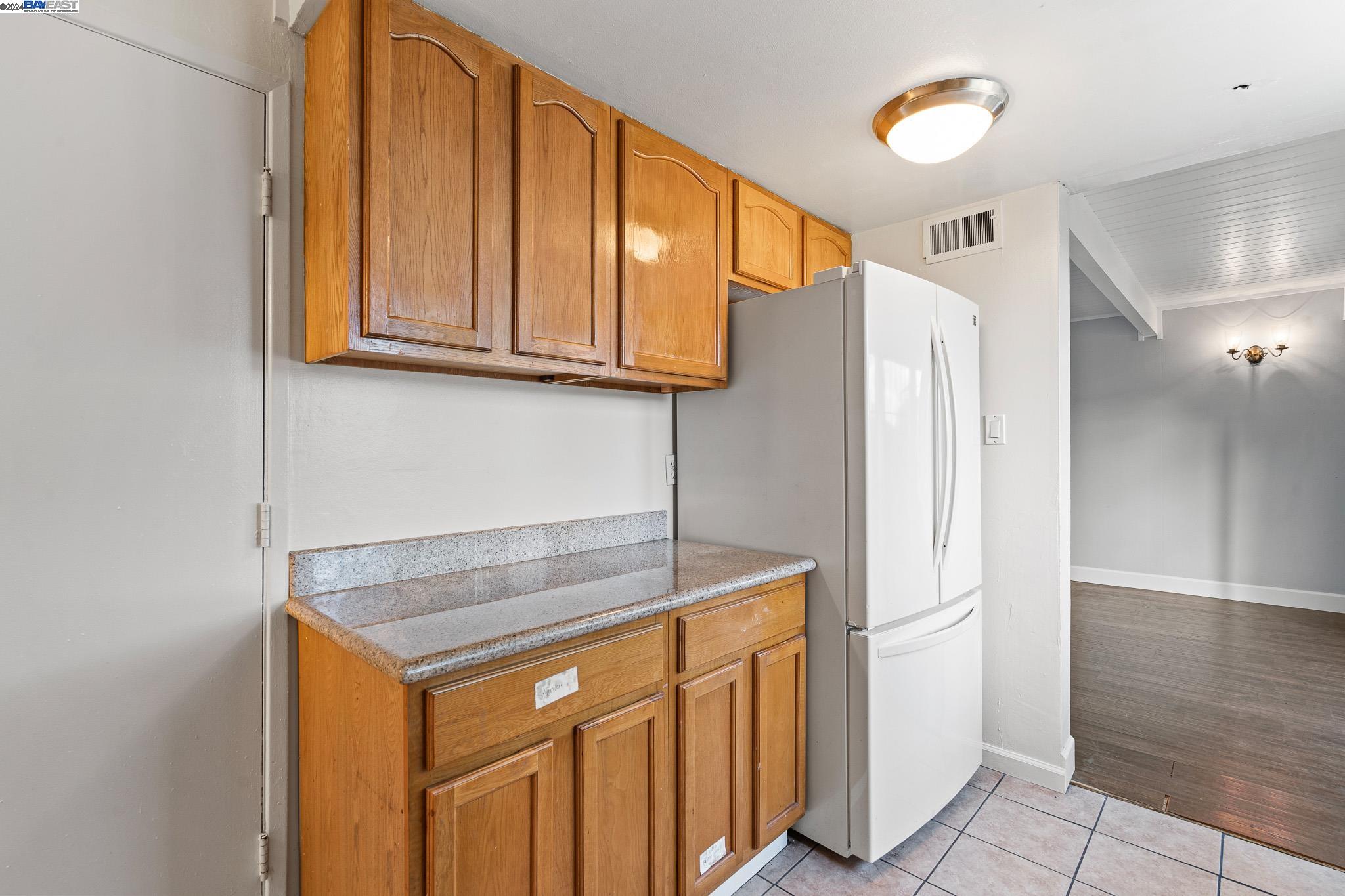 Detail Gallery Image 5 of 31 For 4614 Taft Ave, Richmond,  CA 94804 - 4 Beds | 2 Baths