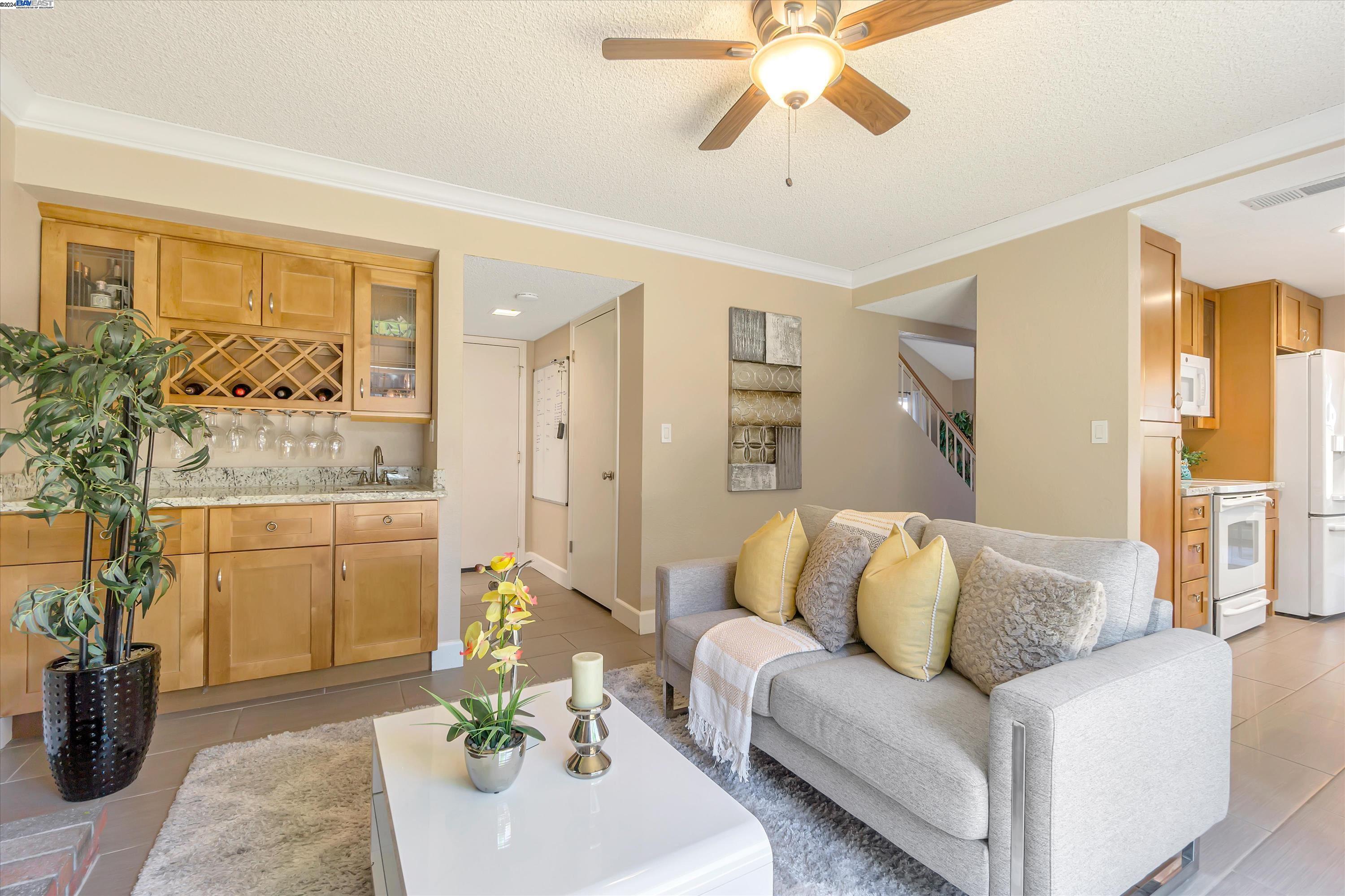 Detail Gallery Image 10 of 58 For 2132 Redrock Pl, Martinez,  CA 94553 - 4 Beds | 2/1 Baths