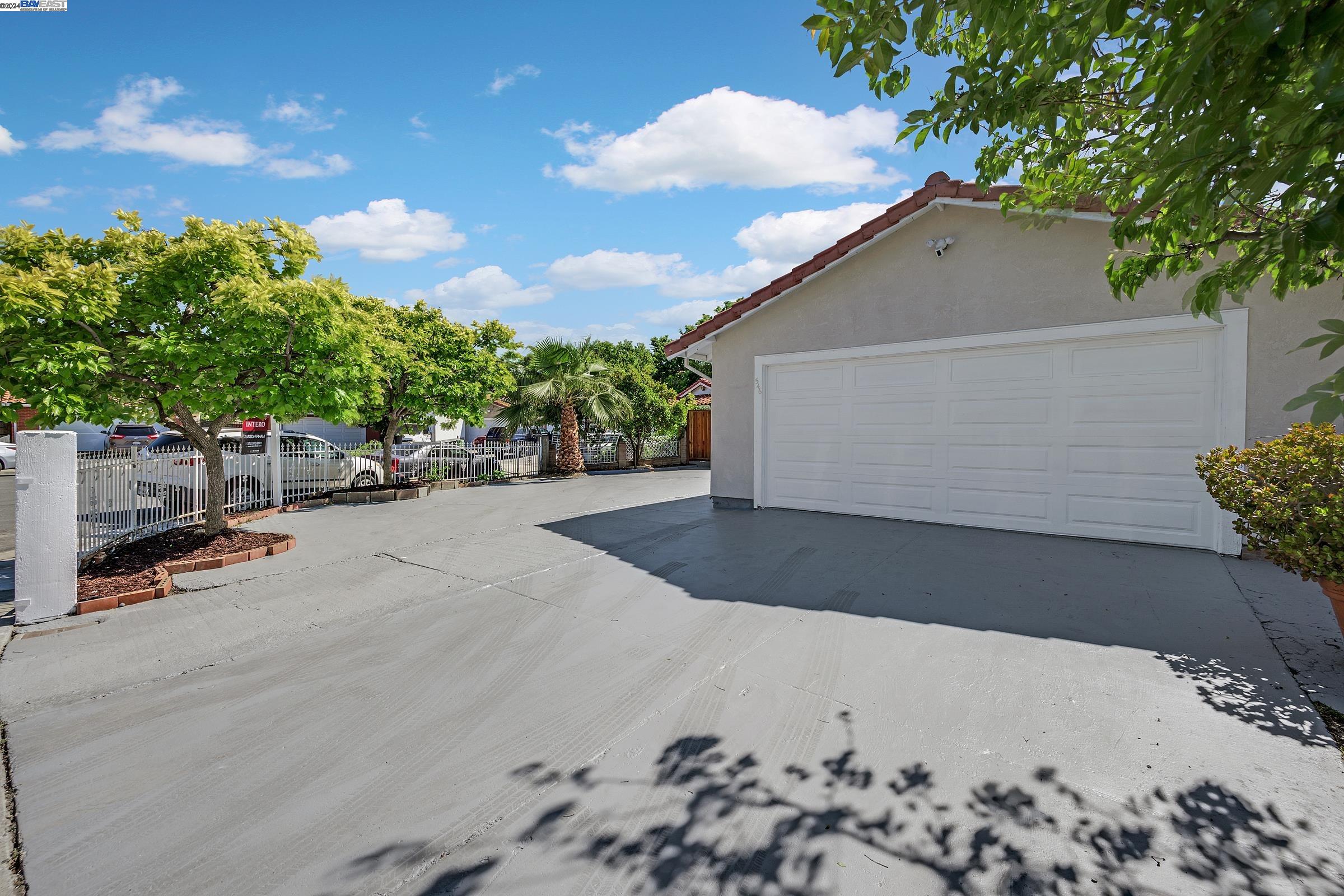 Detail Gallery Image 3 of 36 For 546 Guerra Dr, San Jose,  CA 95111 - 4 Beds | 2/1 Baths