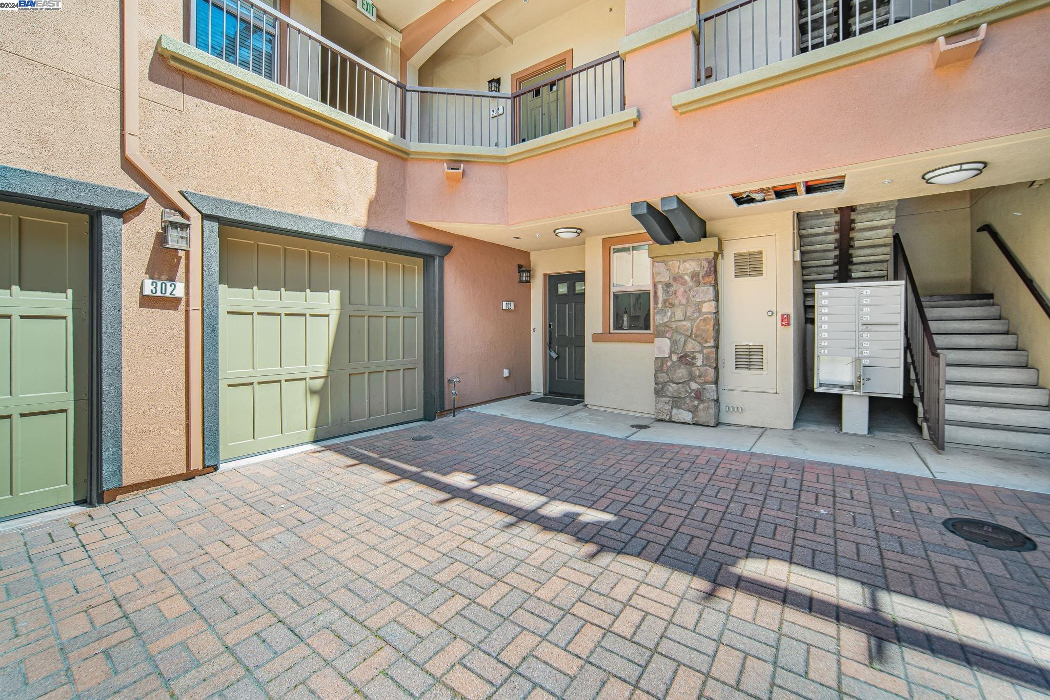 Detail Gallery Image 2 of 30 For 49080 Meadowfaire Cmn #102,  Fremont,  CA 94539 - 2 Beds | 2 Baths