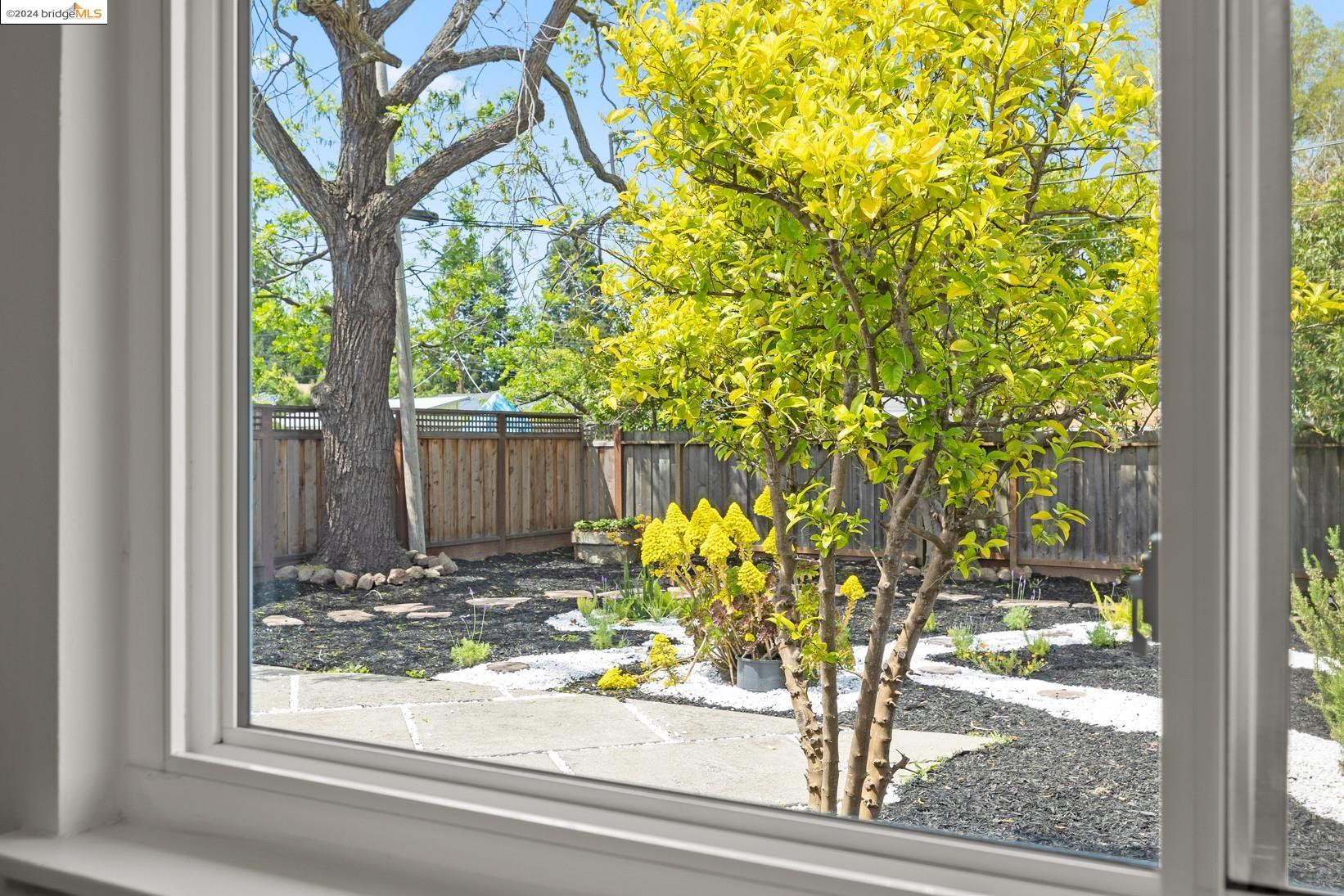 Detail Gallery Image 21 of 30 For 1614 Pecan Ct, Redwood City,  CA 94061 - 3 Beds | 2 Baths