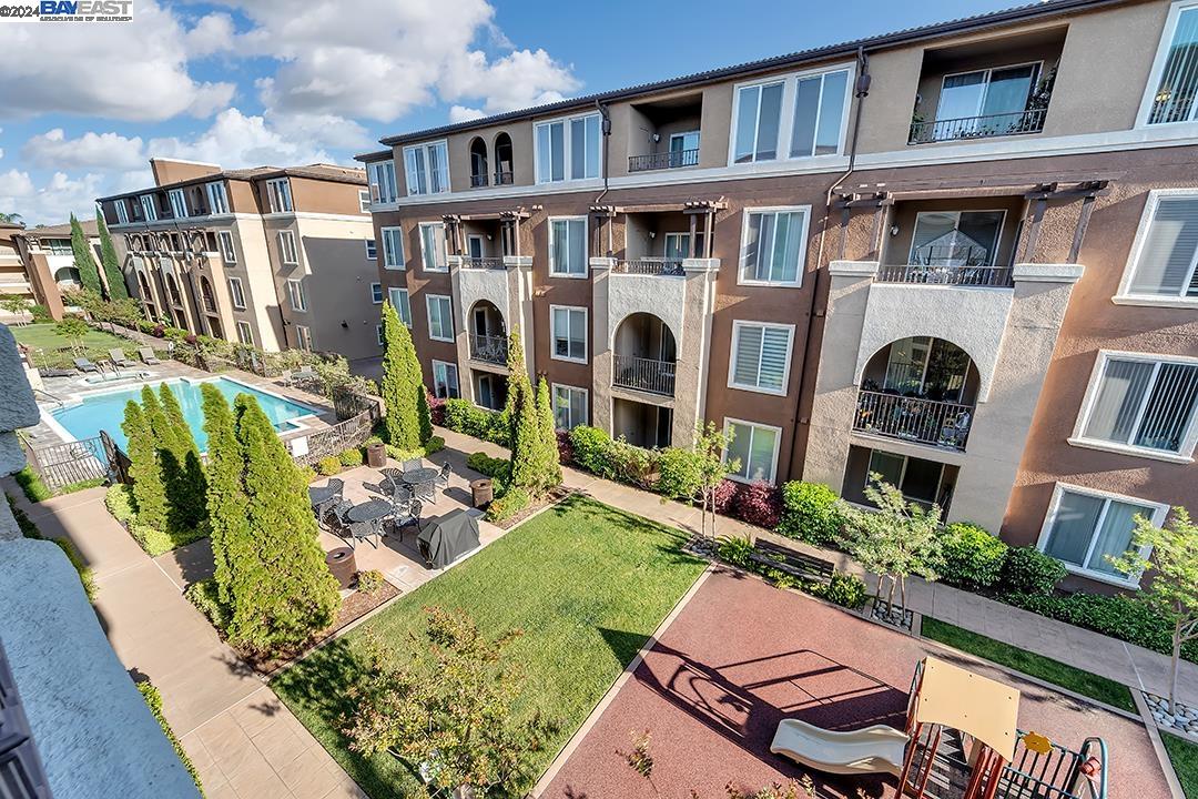 Detail Gallery Image 1 of 29 For 801 S Winchester Blvd #5301,  San Jose,  CA 95128 - 1 Beds | 1 Baths