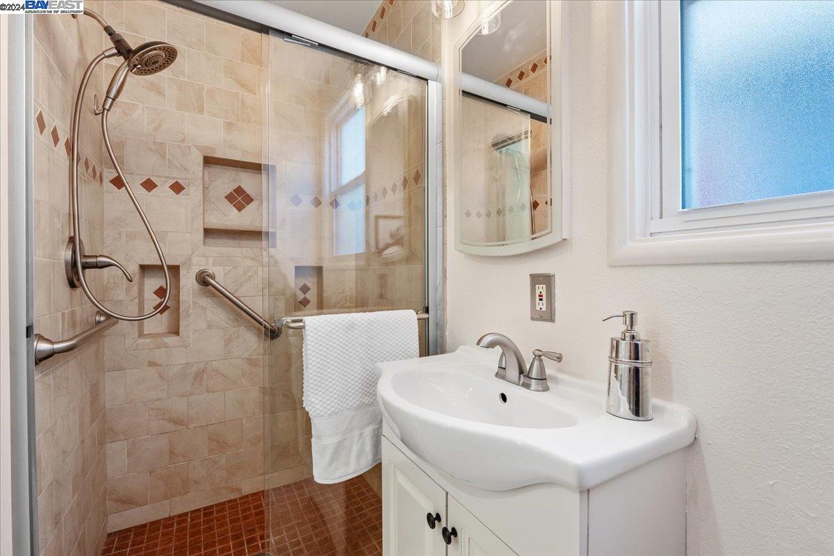 Detail Gallery Image 25 of 60 For 2503 Carson St, Redwood City,  CA 94061 - 3 Beds | 2 Baths