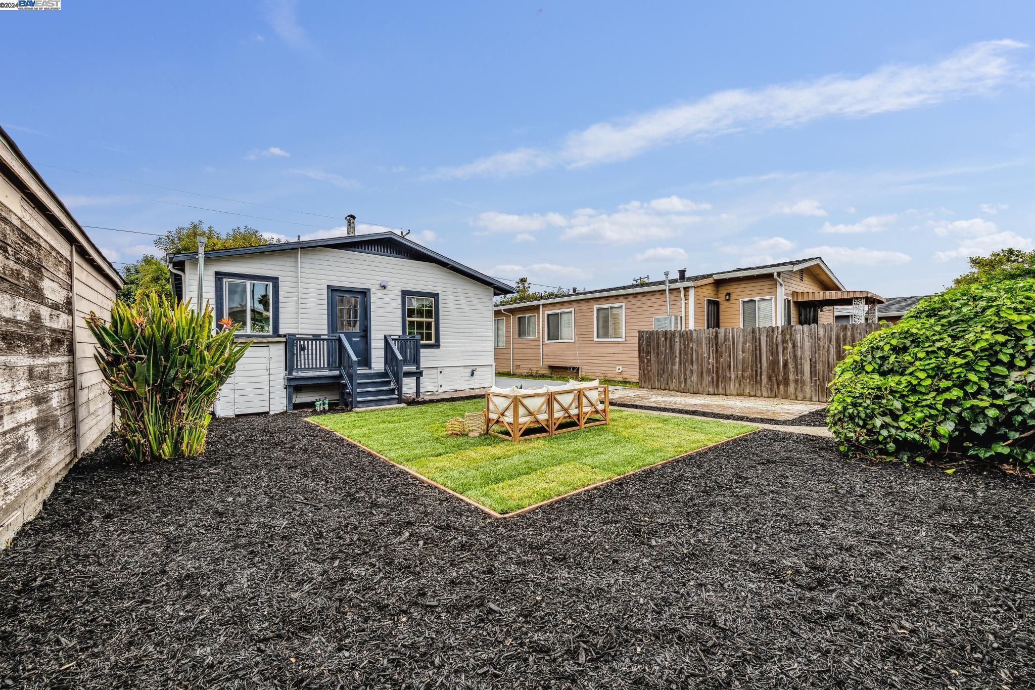 1533 80Th Ave, Oakland, California 94621, 2 Bedrooms Bedrooms, 5 Rooms Rooms,1 BathroomBathrooms,Residential,For Sale,1533 80Th Ave,41061775