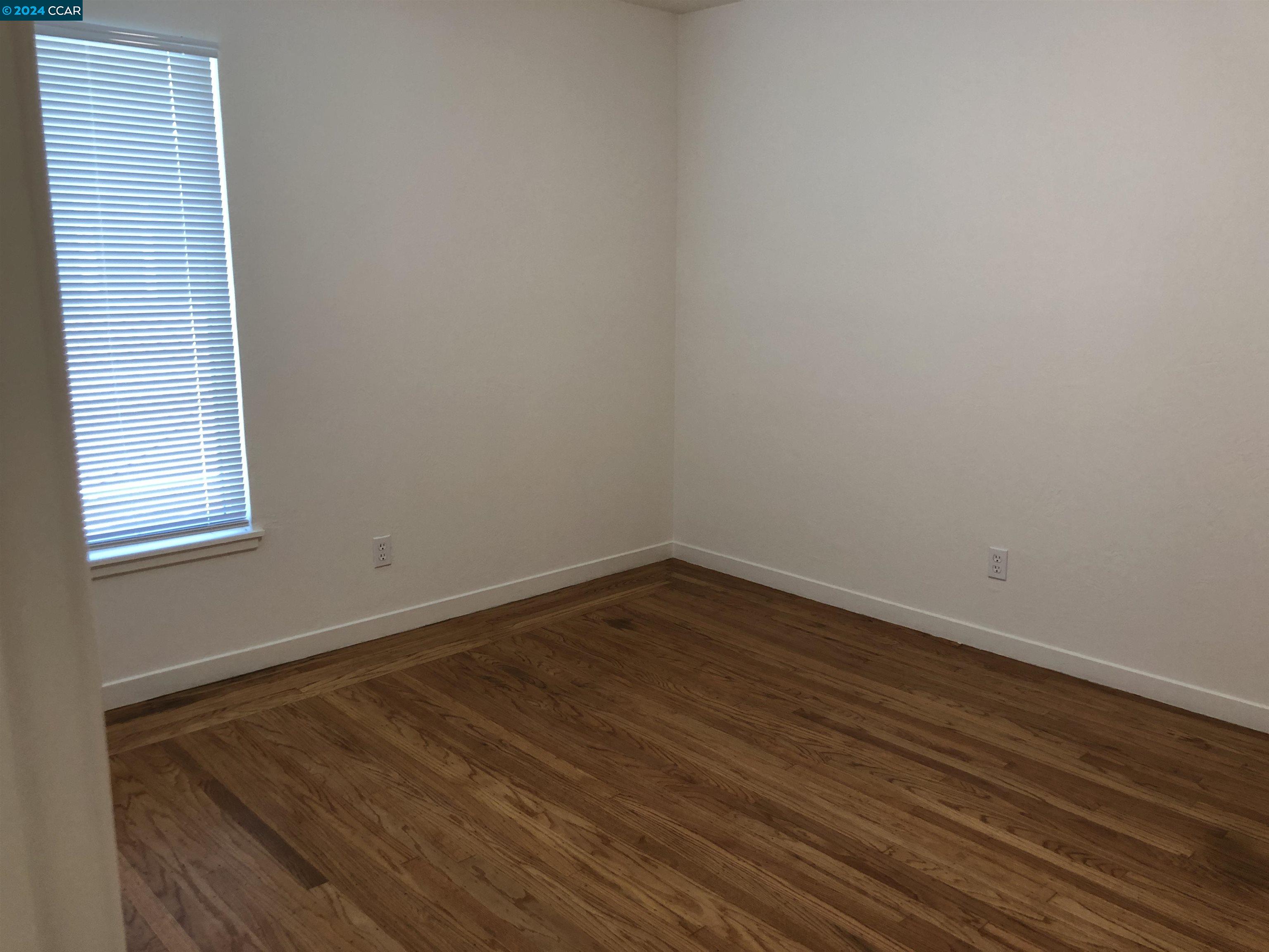 2057 Central # D, Alameda, California 94501, 1 Bedroom Bedrooms, 4 Rooms Rooms,1 BathroomBathrooms,Residential Lease,For Rent,2057 Central # D,41062345