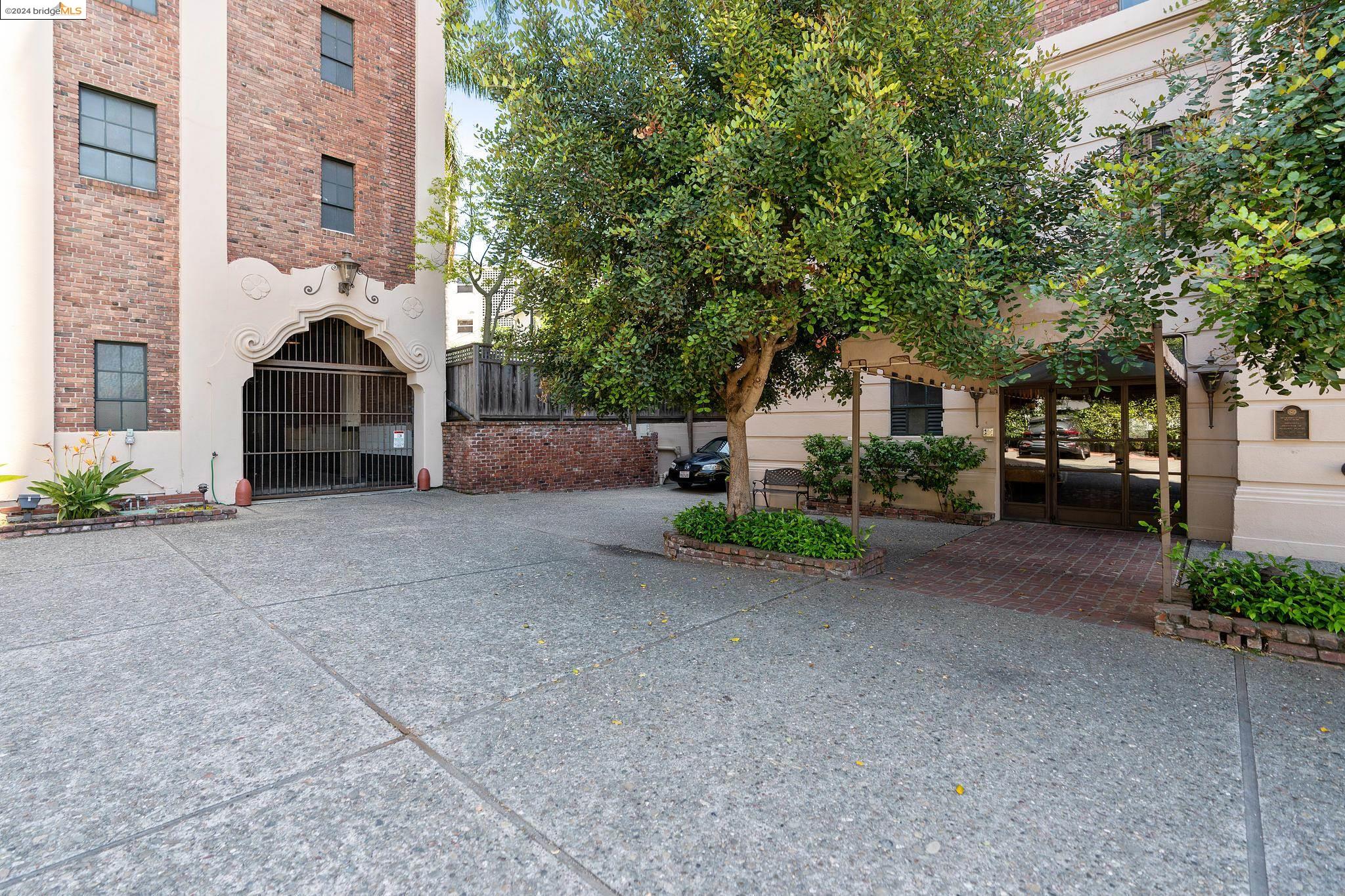 492 Staten Ave # 503, Oakland, California 94610, 2 Bedrooms Bedrooms, 5 Rooms Rooms,2 BathroomsBathrooms,Residential Lease,For Rent,492 Staten Ave # 503,41065526