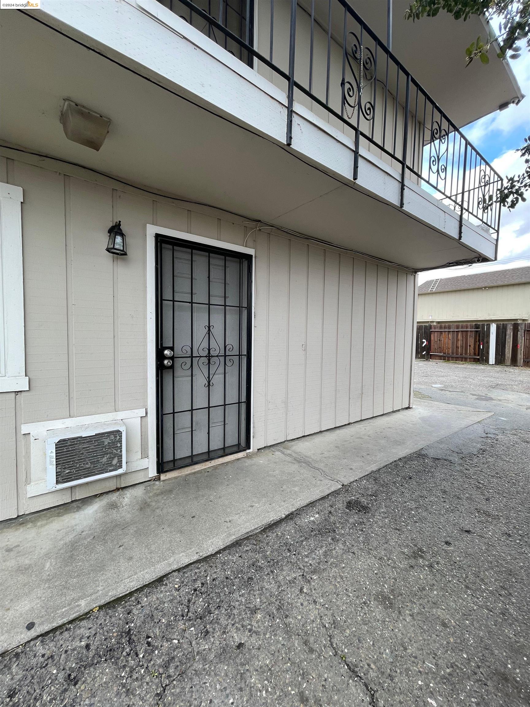 1108 W 5Th St # 2, Antioch, California 94509, 2 Bedrooms Bedrooms, 4 Rooms Rooms,1 BathroomBathrooms,Residential Lease,For Rent,1108 W 5Th St # 2,41065623