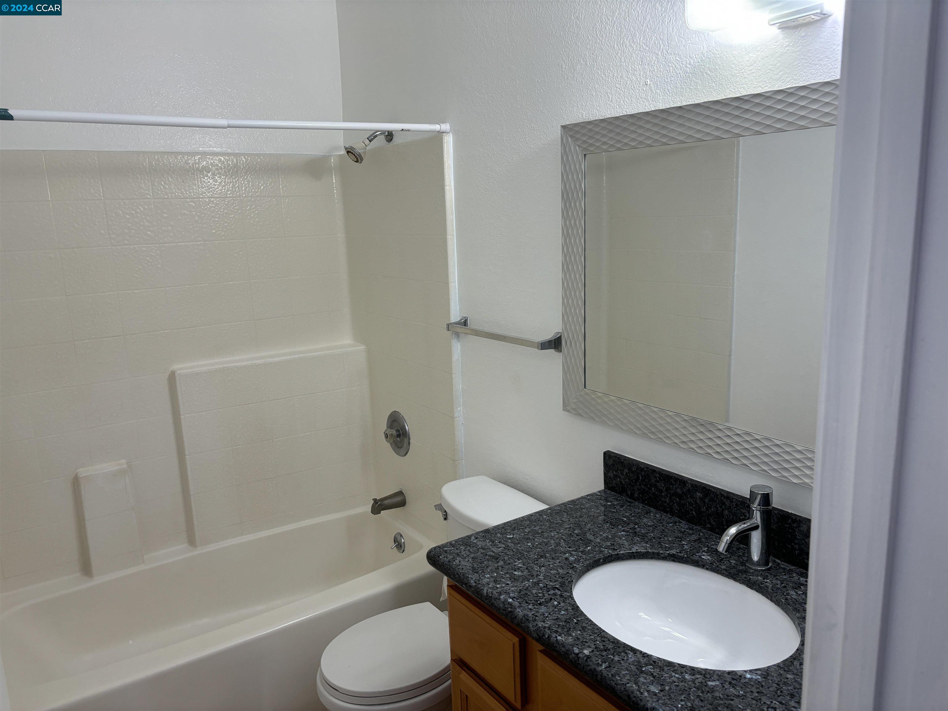 240 N Bayshore Blvd # 211, San Mateo, California 94401, 2 Bedrooms Bedrooms, 4 Rooms Rooms,2 BathroomsBathrooms,Residential Lease,For Rent,240 N Bayshore Blvd # 211,41070882