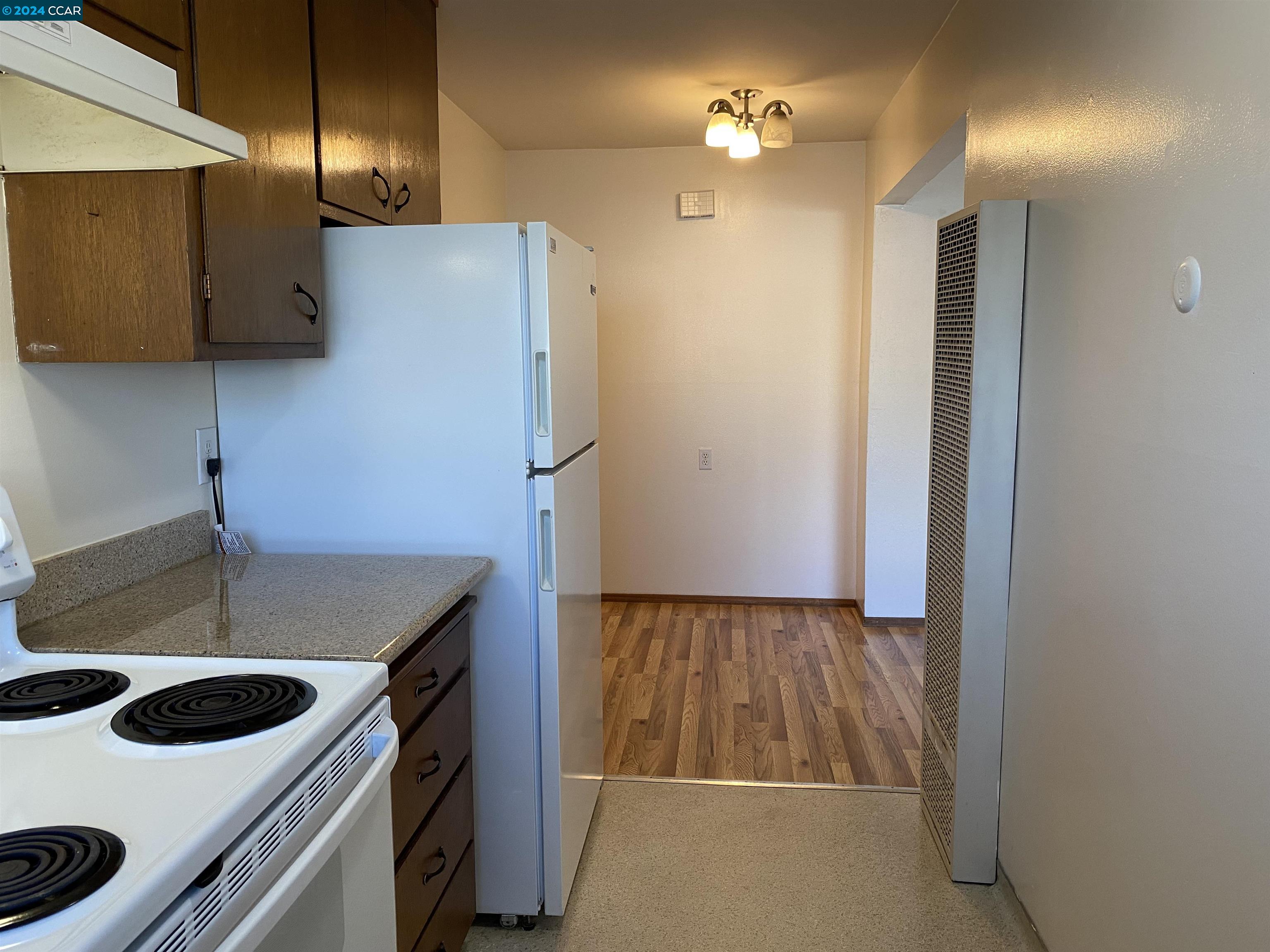 728 Adams St # 4, Albany, California 94706, 1 Bedroom Bedrooms, 4 Rooms Rooms,1 BathroomBathrooms,Residential Lease,For Rent,728 Adams St # 4,41071089