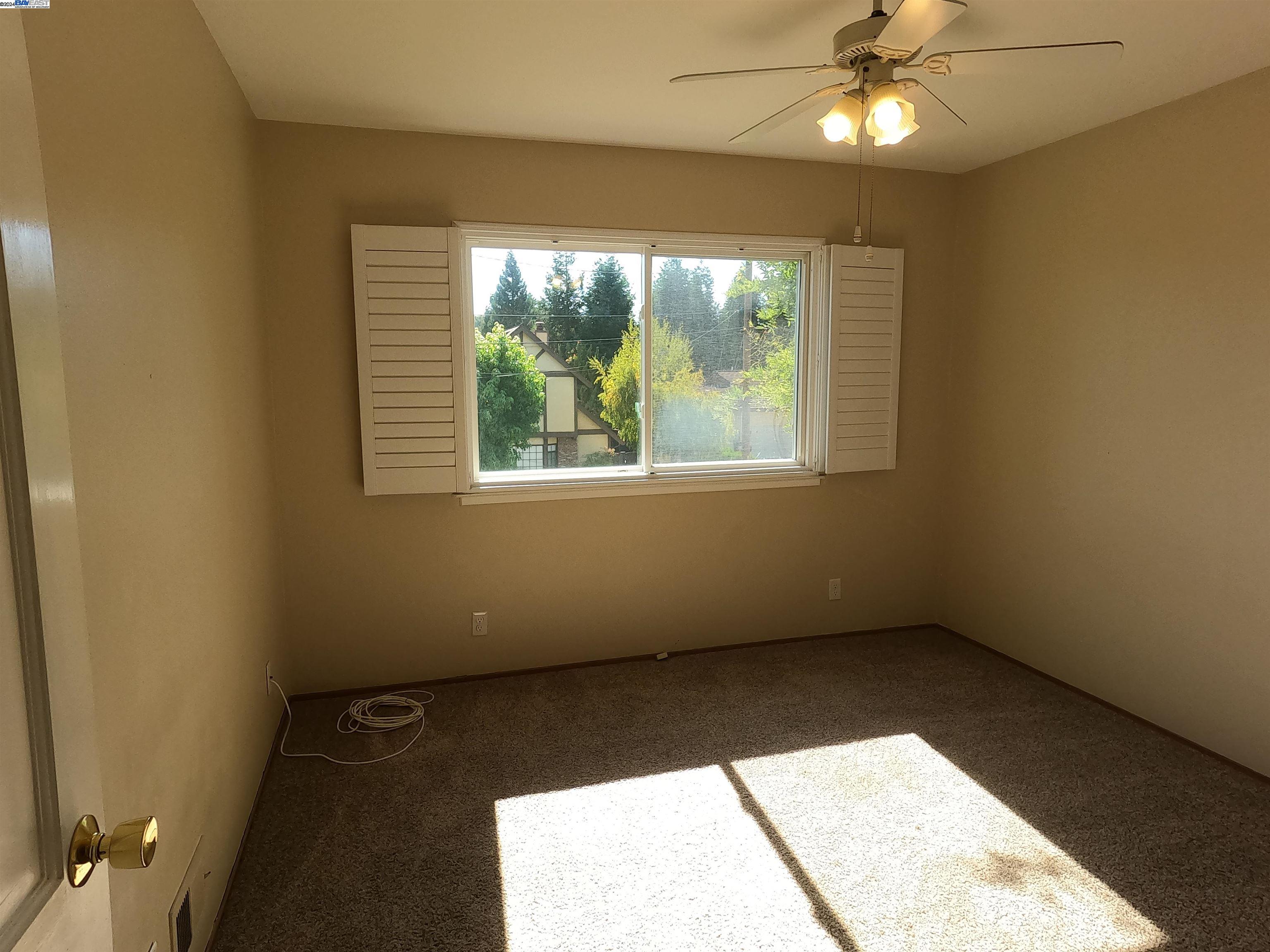 16998 Lamont, Castro Valley, California 94546, 3 Bedrooms Bedrooms, 9 Rooms Rooms,2 BathroomsBathrooms,Residential Lease,For Rent,16998 Lamont,41072169