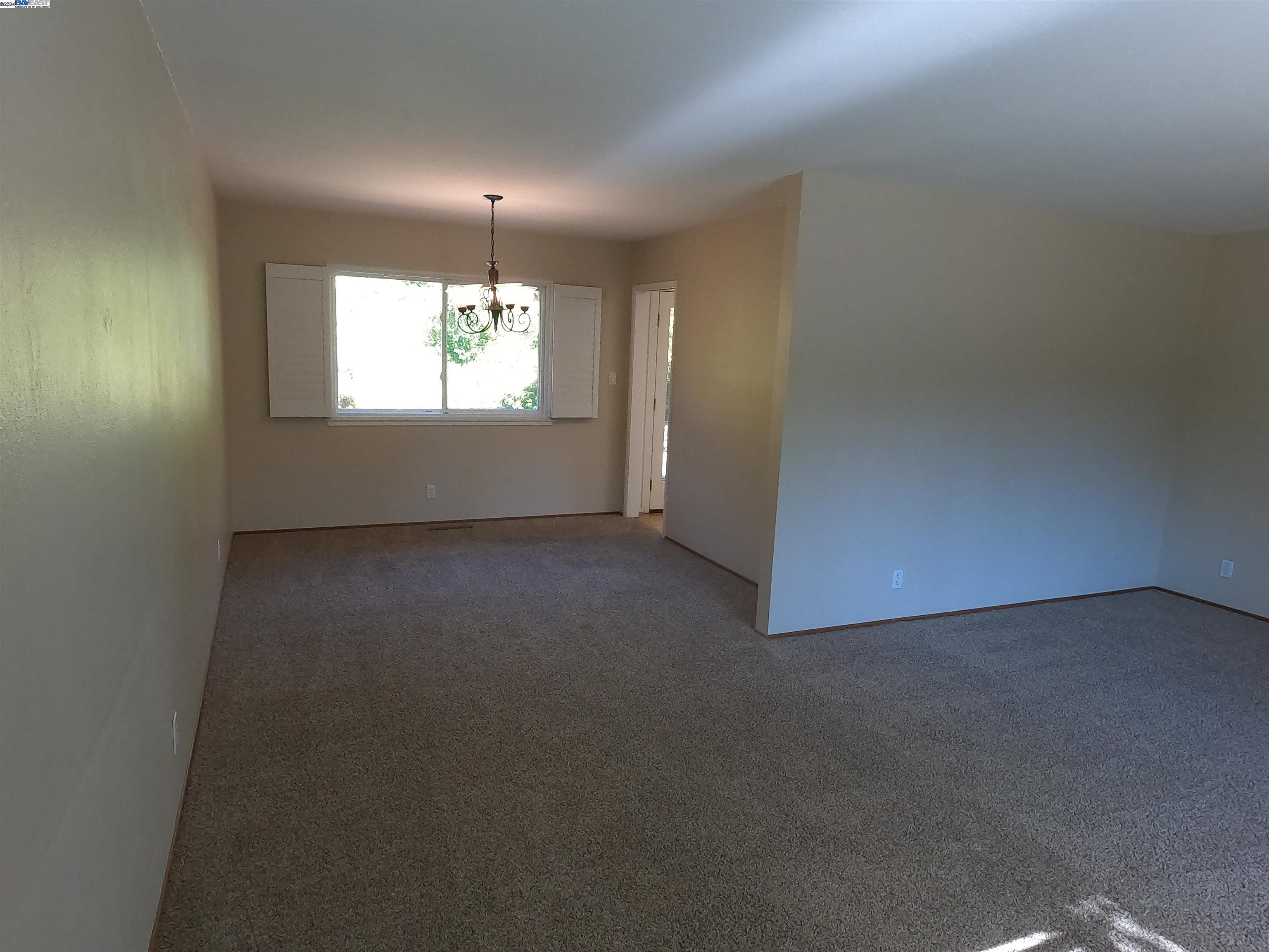 16998 Lamont, Castro Valley, California 94546, 3 Bedrooms Bedrooms, 9 Rooms Rooms,2 BathroomsBathrooms,Residential Lease,For Rent,16998 Lamont,41072169