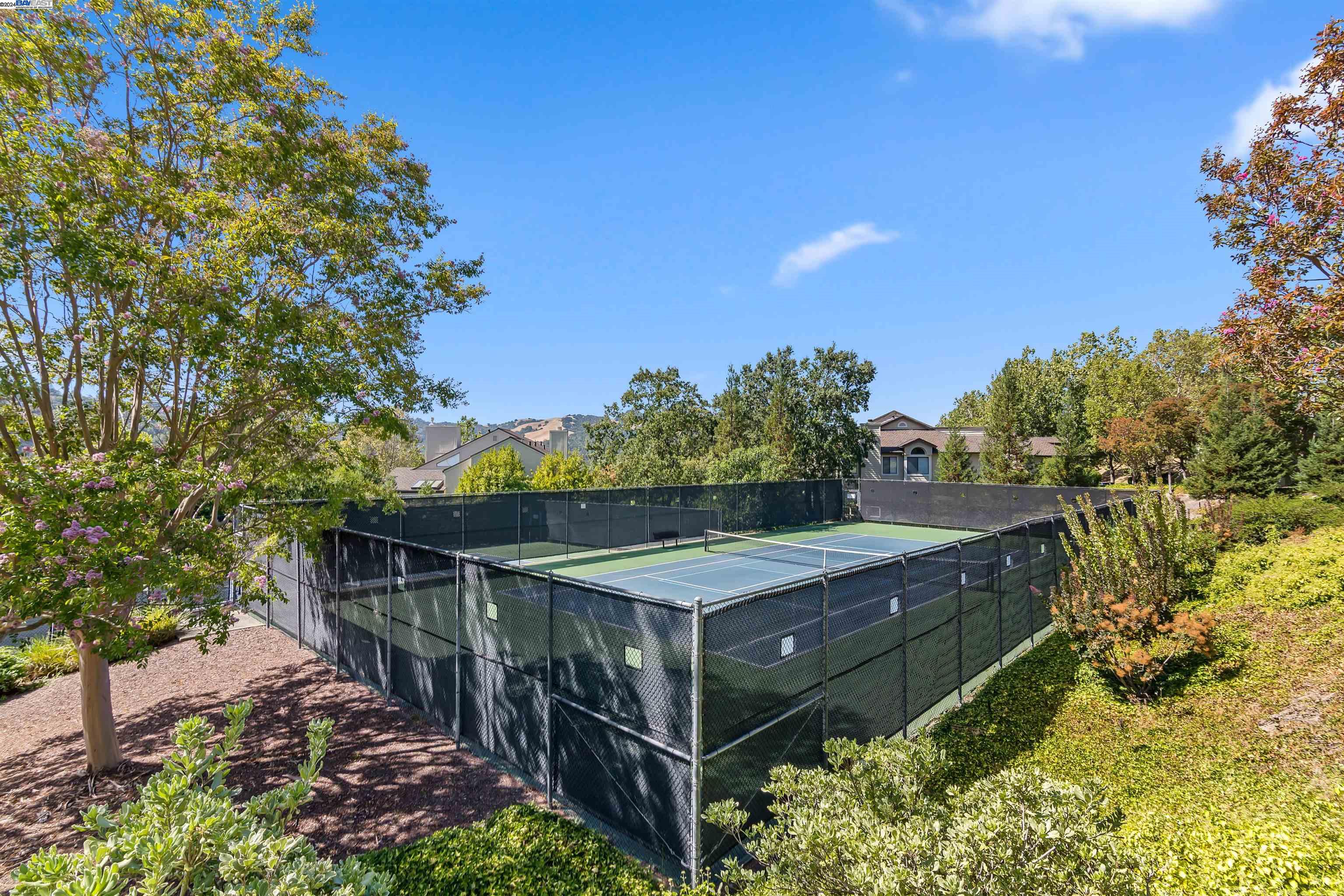 410 Beacon Ridge Ln, Walnut Creek, California 94597, 3 Bedrooms Bedrooms, 8 Rooms Rooms,2 BathroomsBathrooms,Residential,For Sale,410 Beacon Ridge Ln,41073327